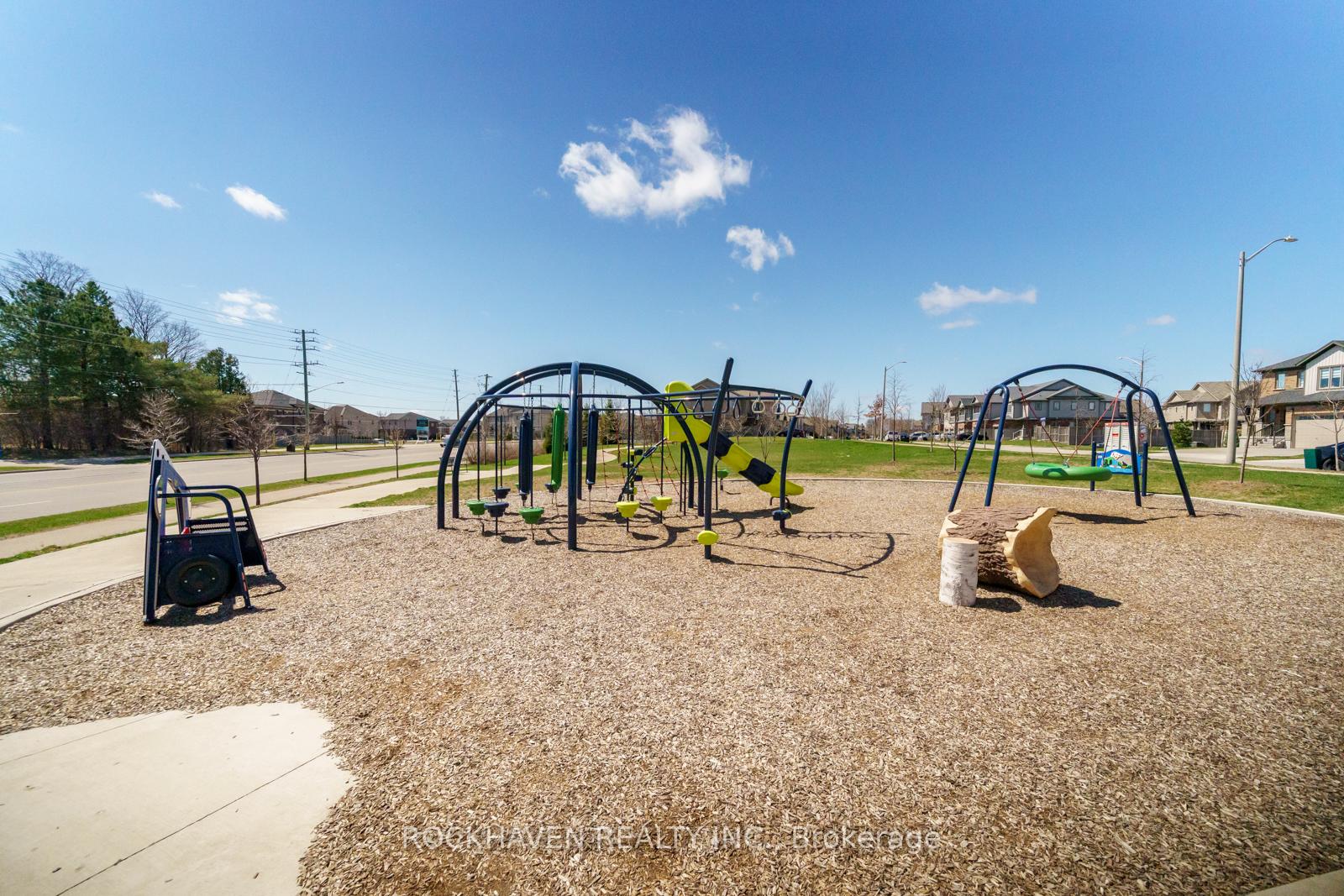 Photo 23 of Unit E, 148 Rochefort Street E, Kitchener — HOMEH