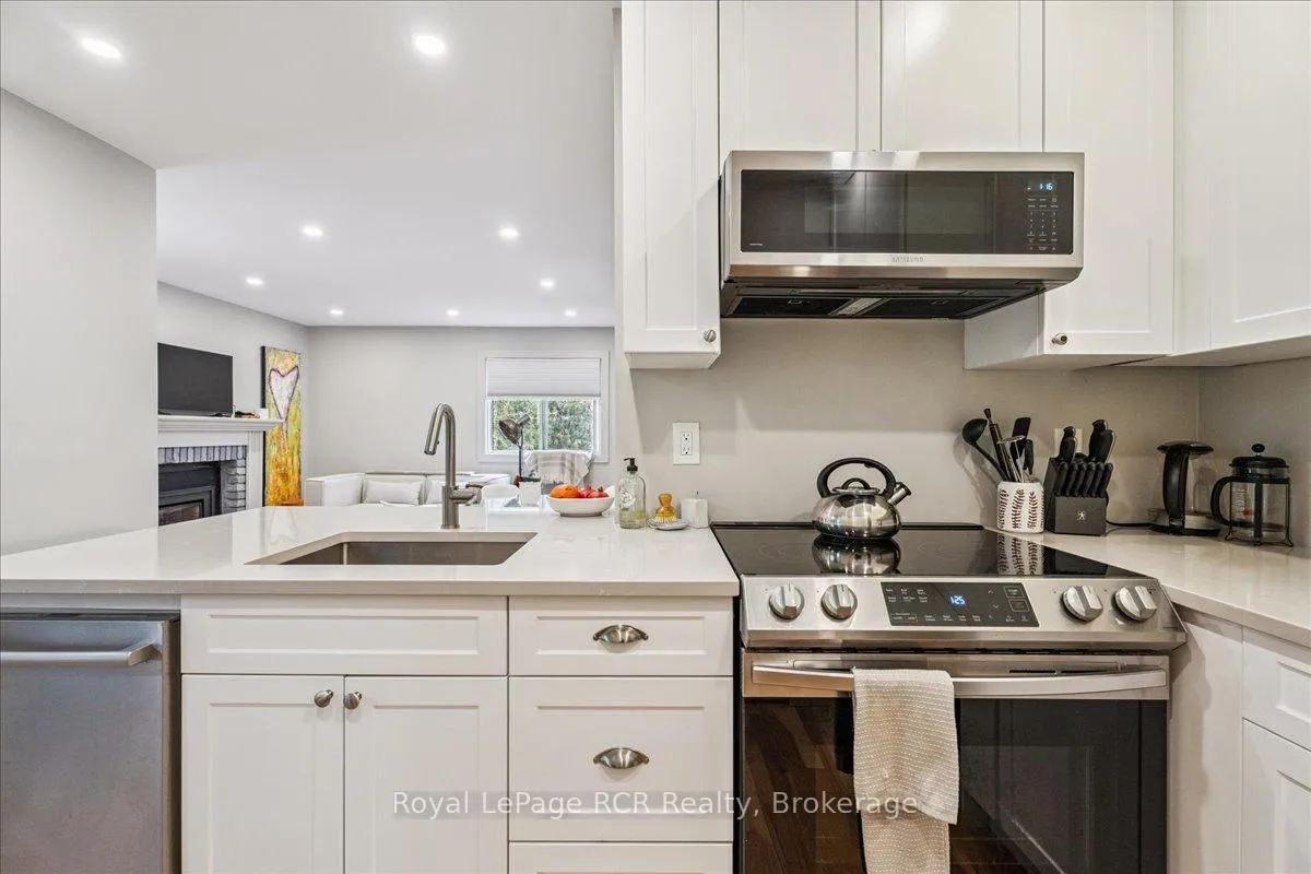 Photo 15 of Unit 17, 15 Dawson Drive, Collingwood — HOMEH