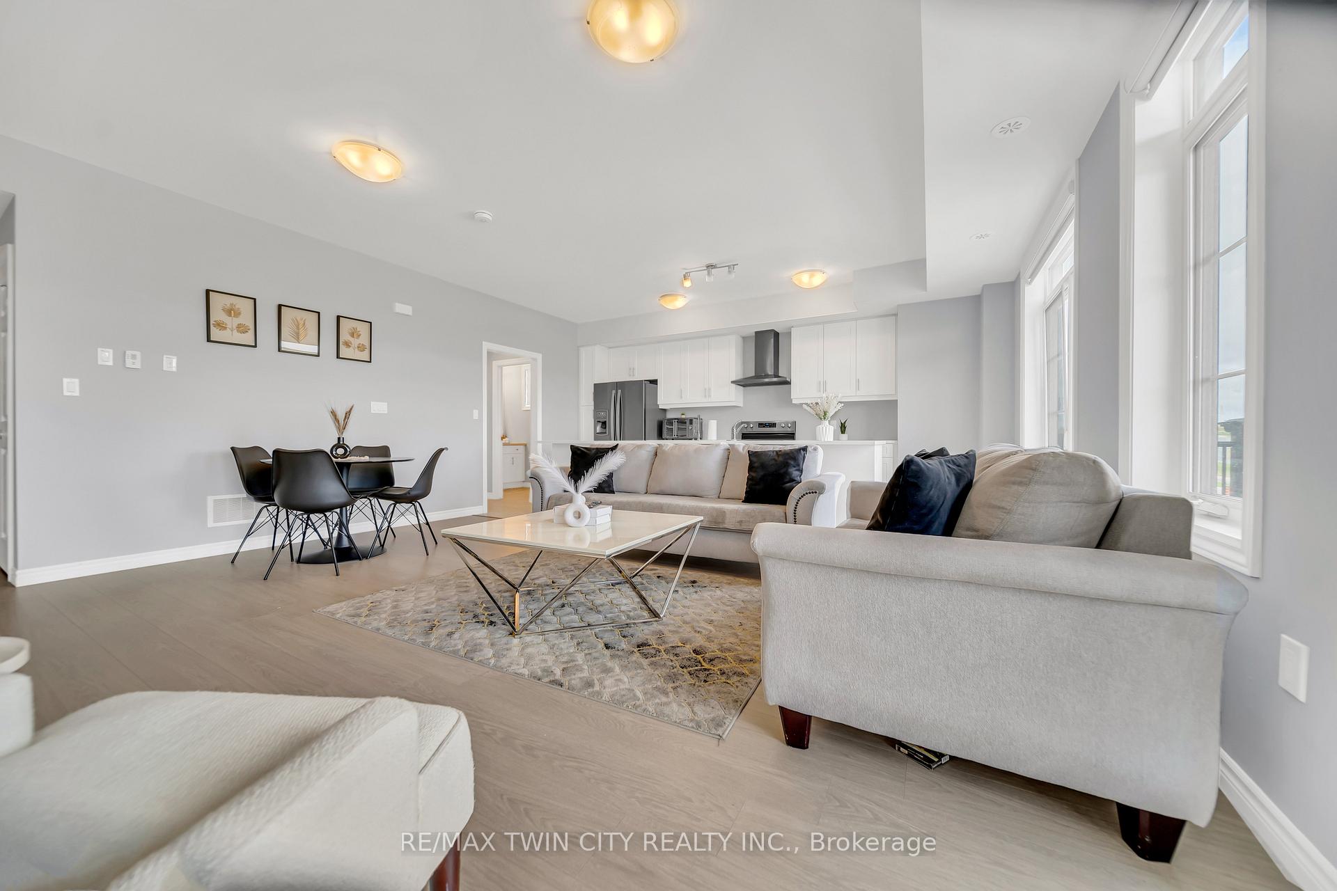 Photo 5 of 186 Wheat Lane, Kitchener — HOMEH