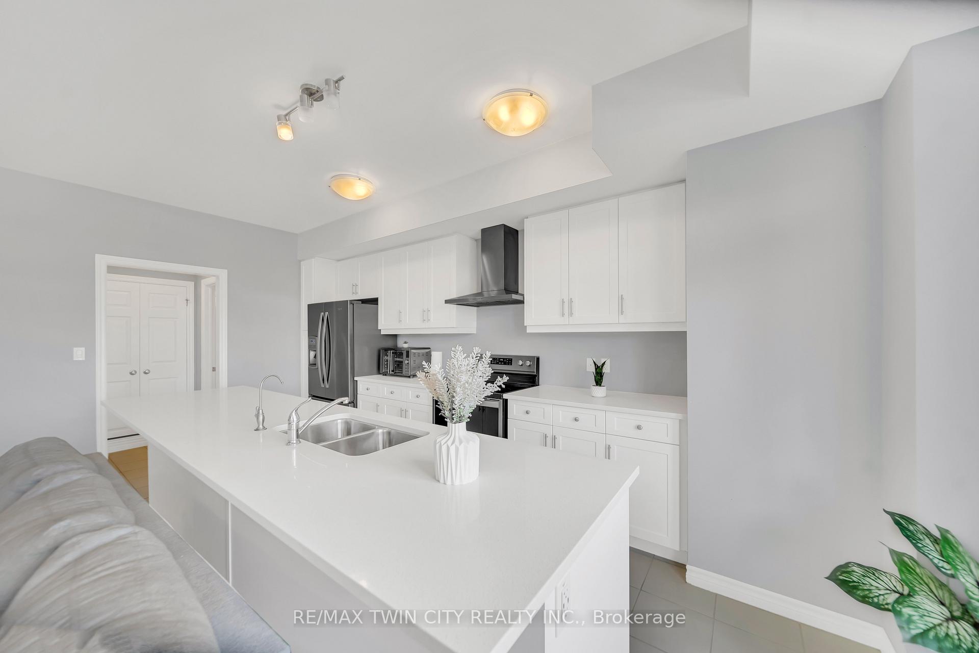 Photo 8 of 186 Wheat Lane, Kitchener — HOMEH