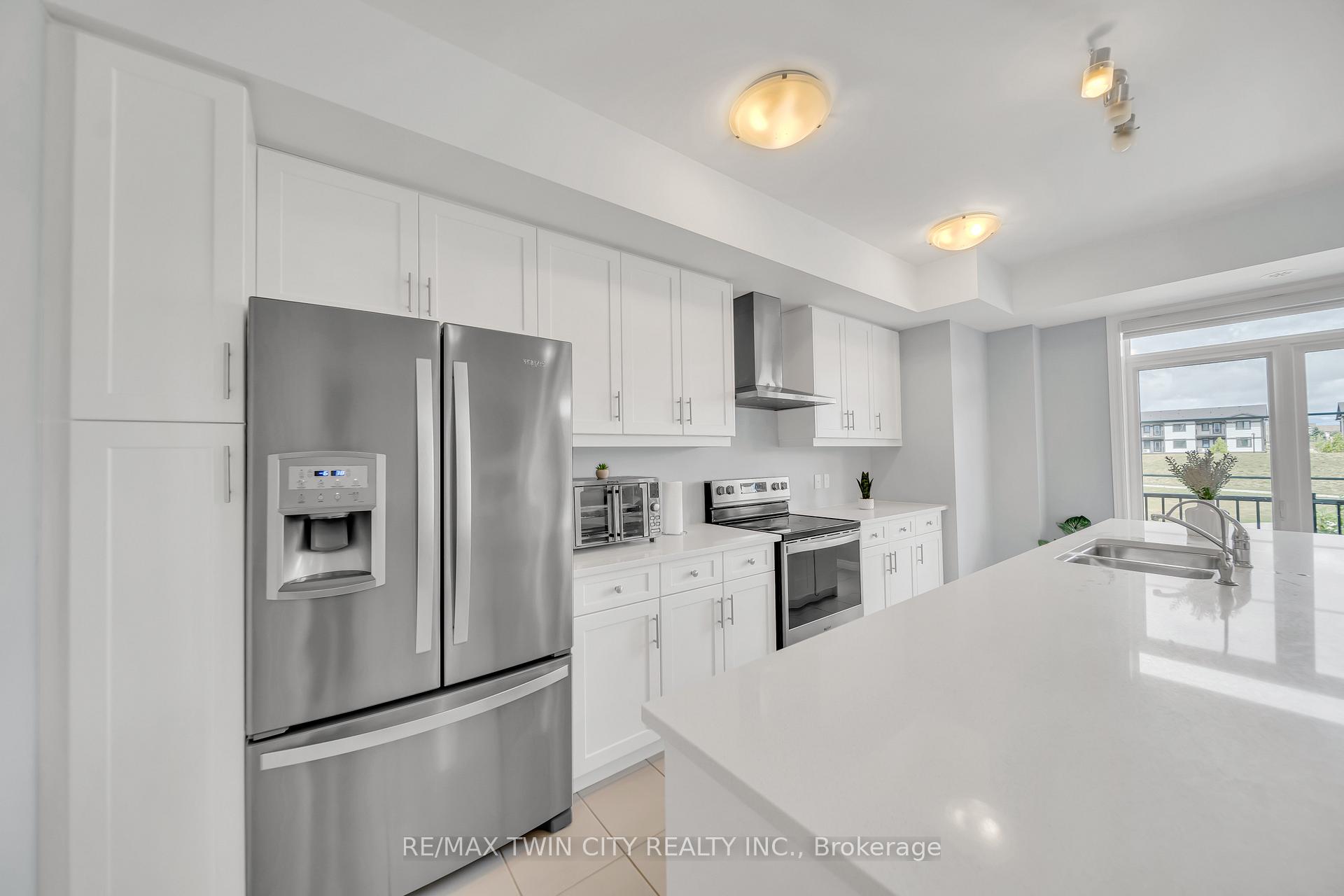 Photo 10 of 186 Wheat Lane, Kitchener — HOMEH
