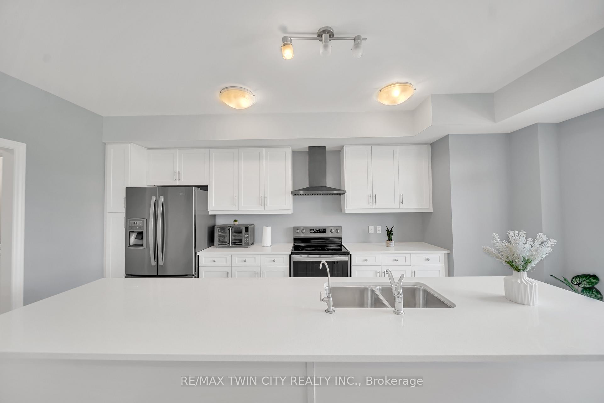 Photo 11 of 186 Wheat Lane, Kitchener — HOMEH