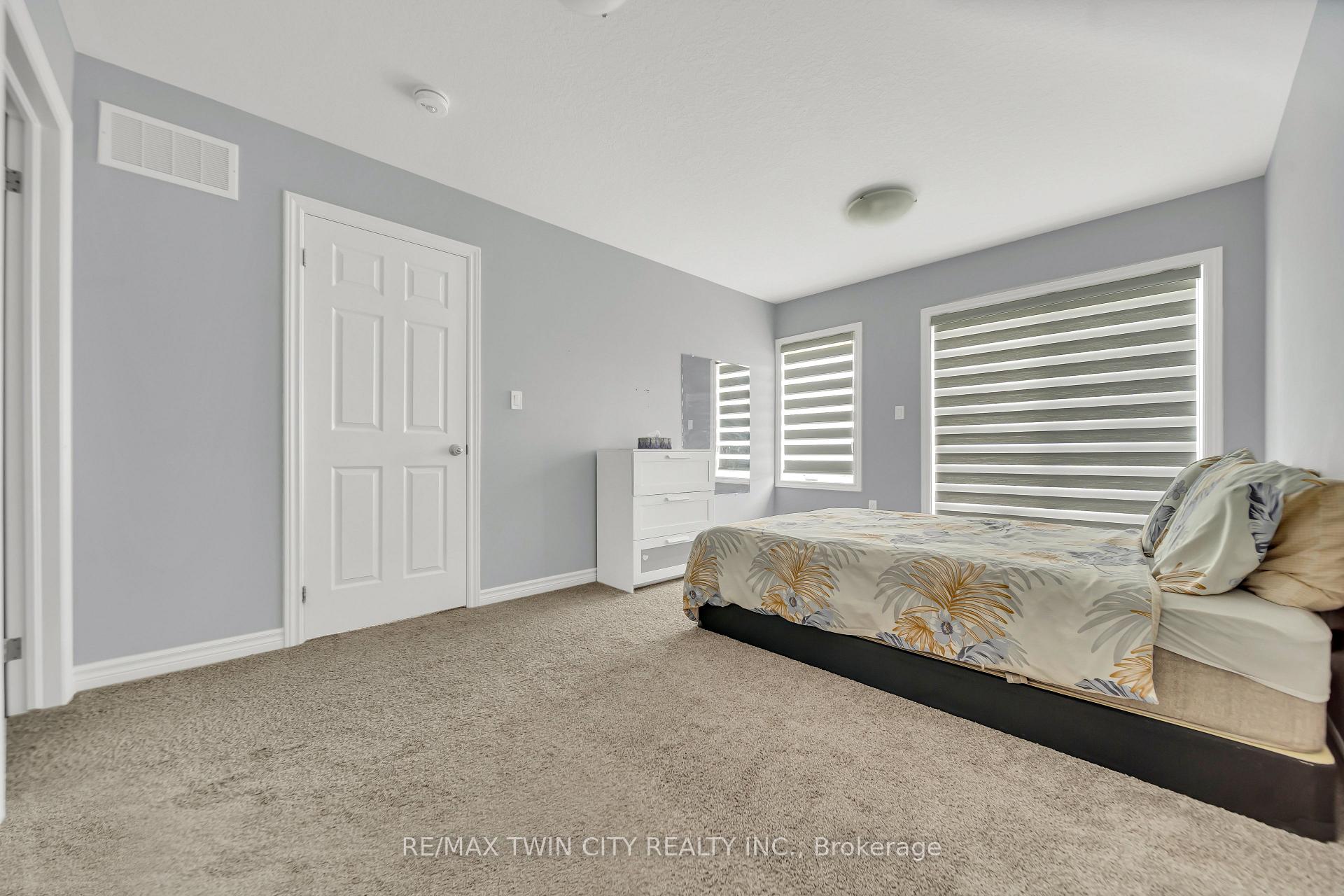 Photo 16 of 186 Wheat Lane, Kitchener — HOMEH