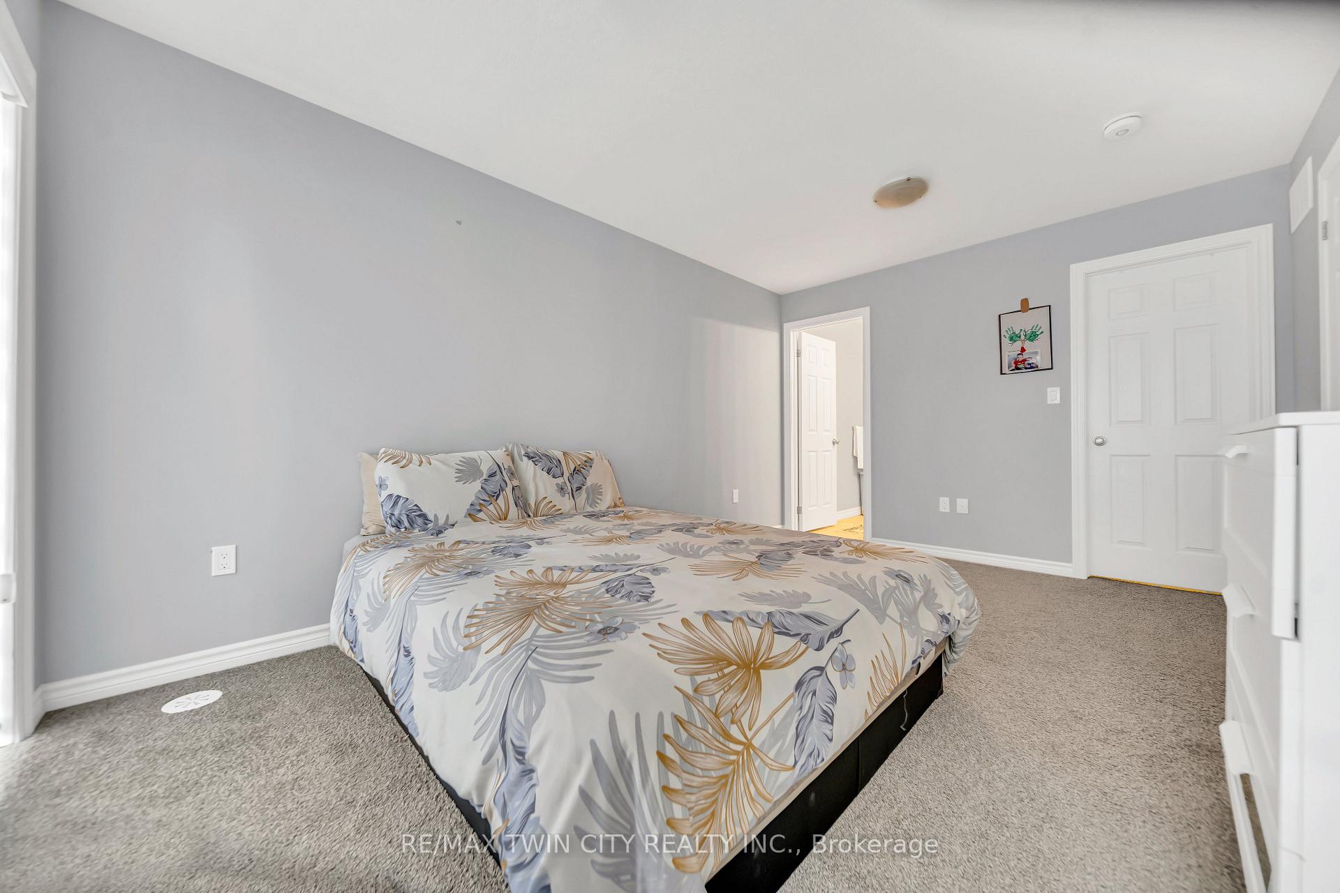 Photo 17 of 186 Wheat Lane, Kitchener — HOMEH