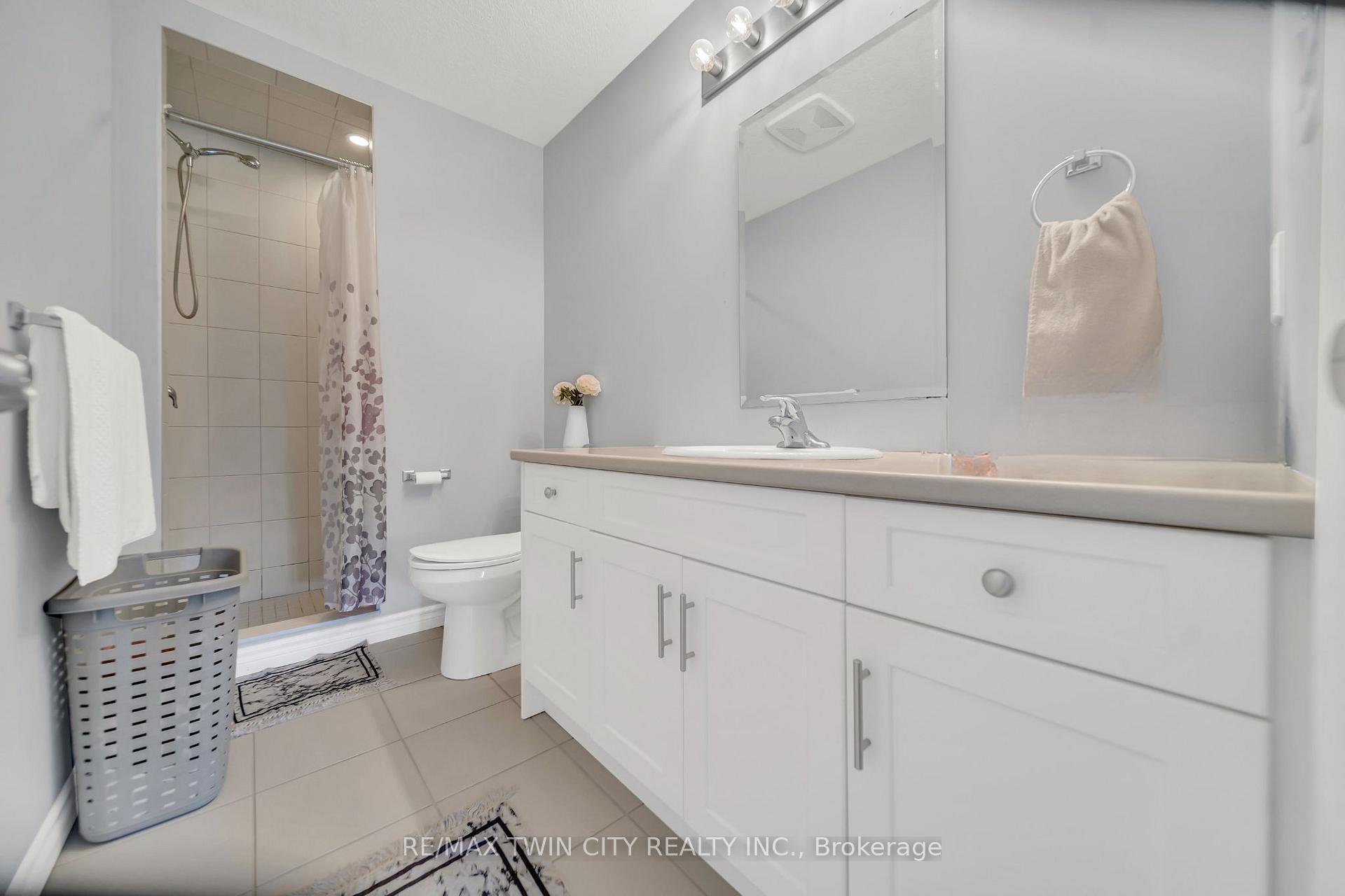 Photo 21 of 186 Wheat Lane, Kitchener — HOMEH
