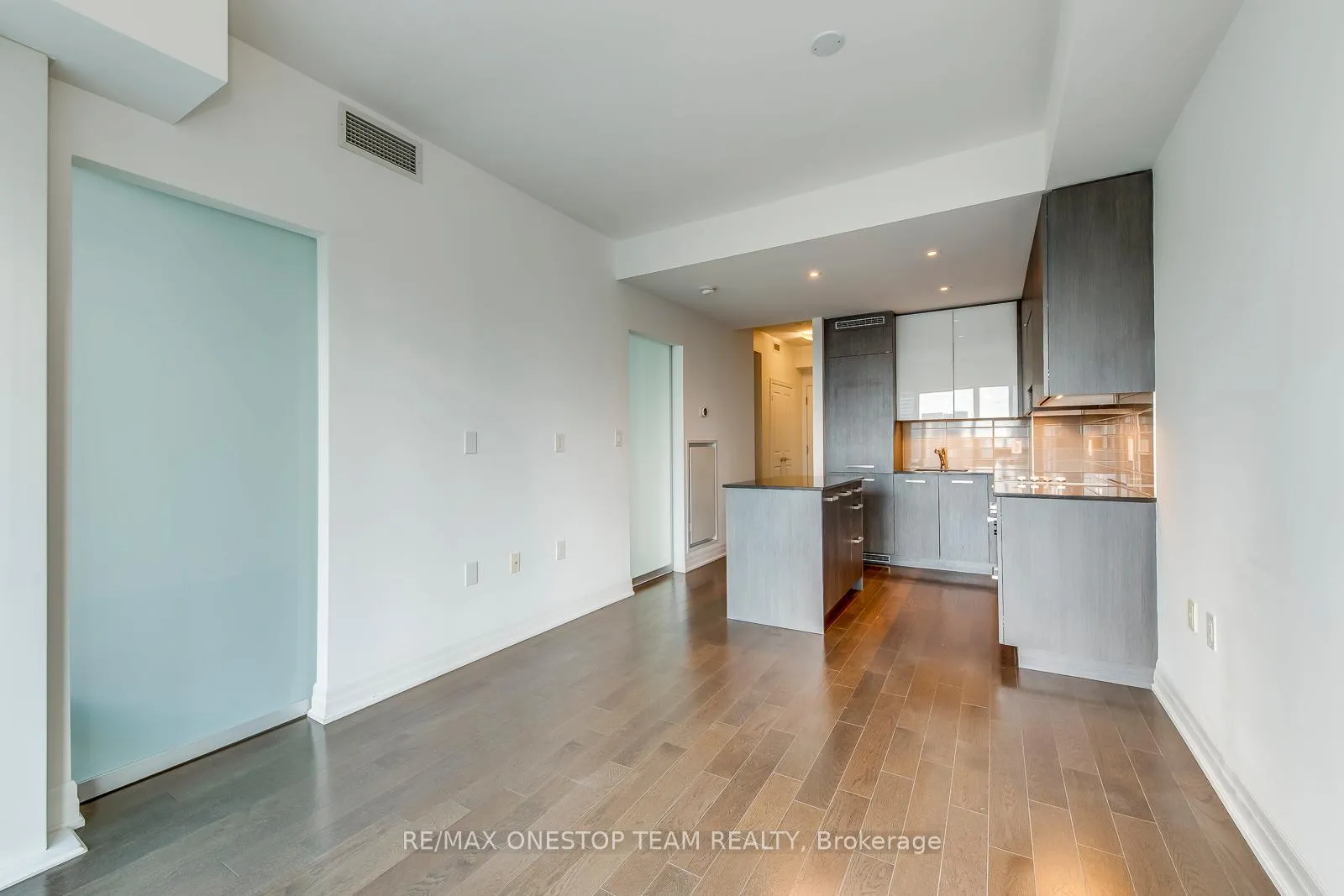 Photo 14 of Unit 3703, 8 The Esplanade, Toronto, Waterfront Communities — HOMEH