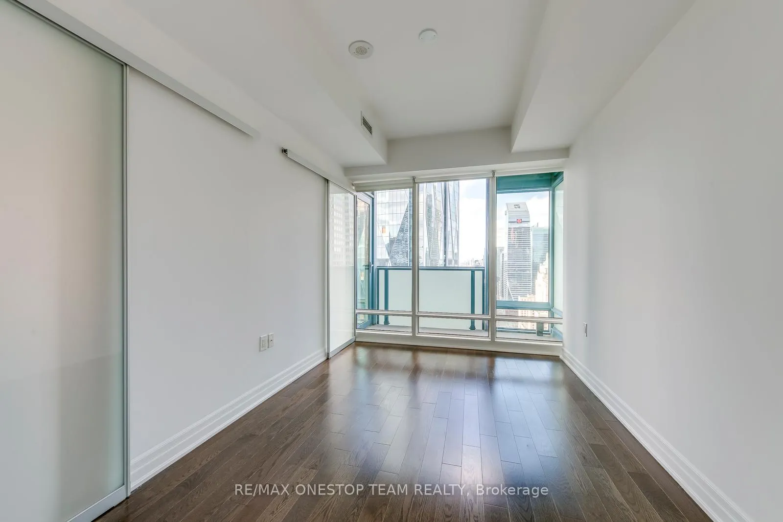 Photo 15 of Unit 3703, 8 The Esplanade, Toronto, Waterfront Communities — HOMEH