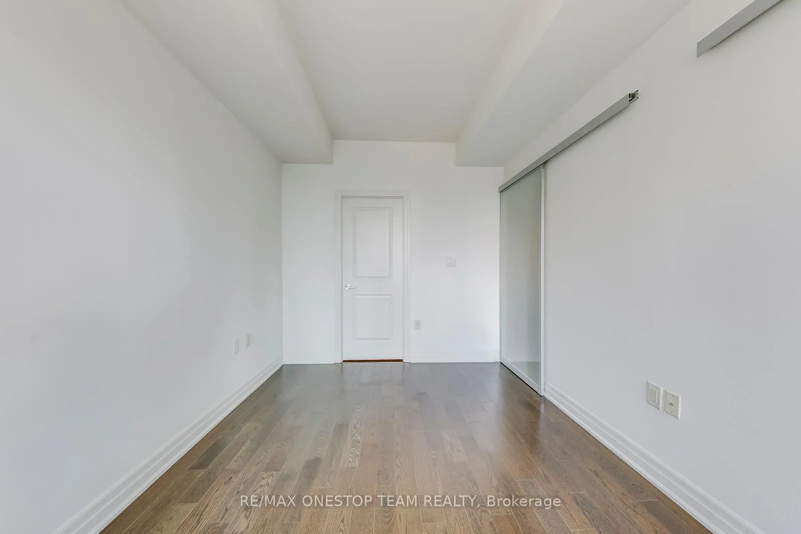 Photo 16 of Unit 3703, 8 The Esplanade, Toronto, Waterfront Communities — HOMEH