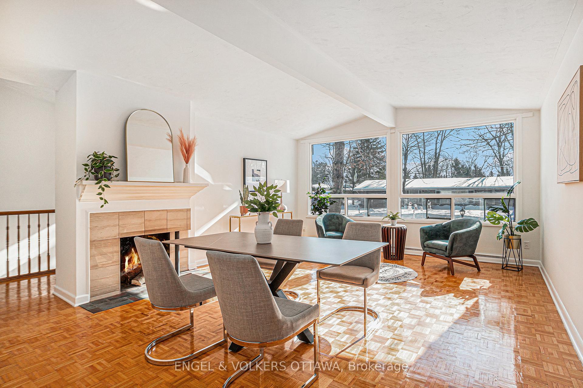 Photo 3 of 5 Deerlane Avenue, Ottawa, Pineglen/Country Place — HOMEH