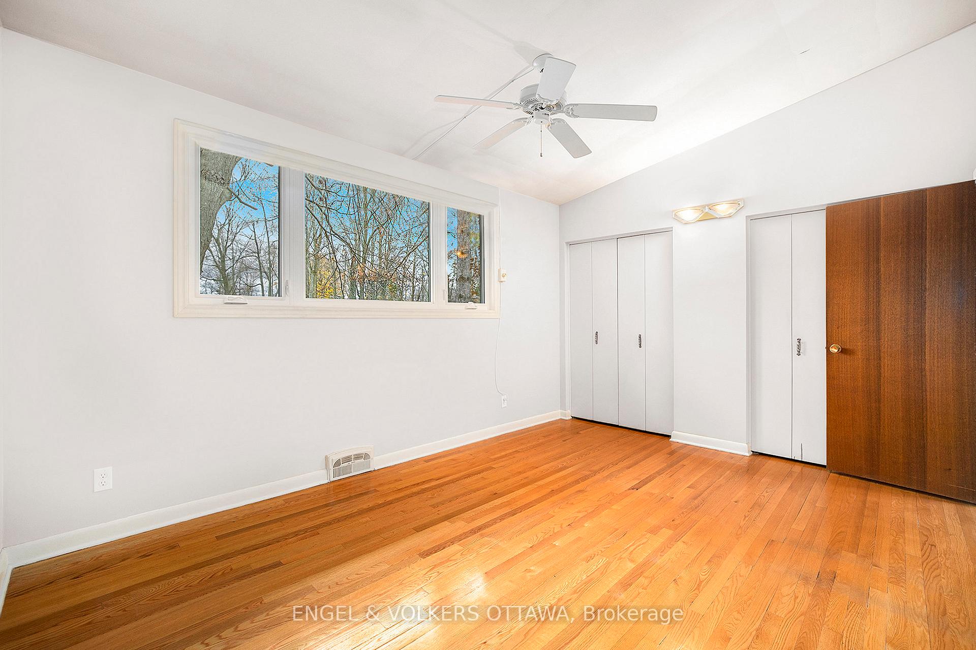 Photo 17 of 5 Deerlane Avenue, Ottawa, Pineglen/Country Place — HOMEH