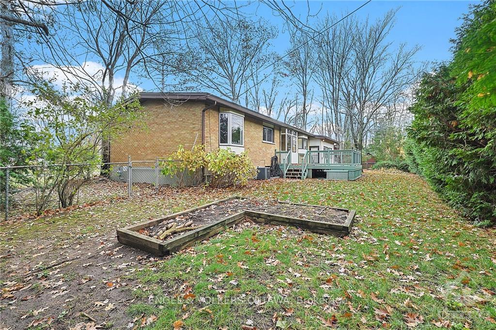 Photo 22 of 5 Deerlane Avenue, Ottawa, Pineglen/Country Place — HOMEH