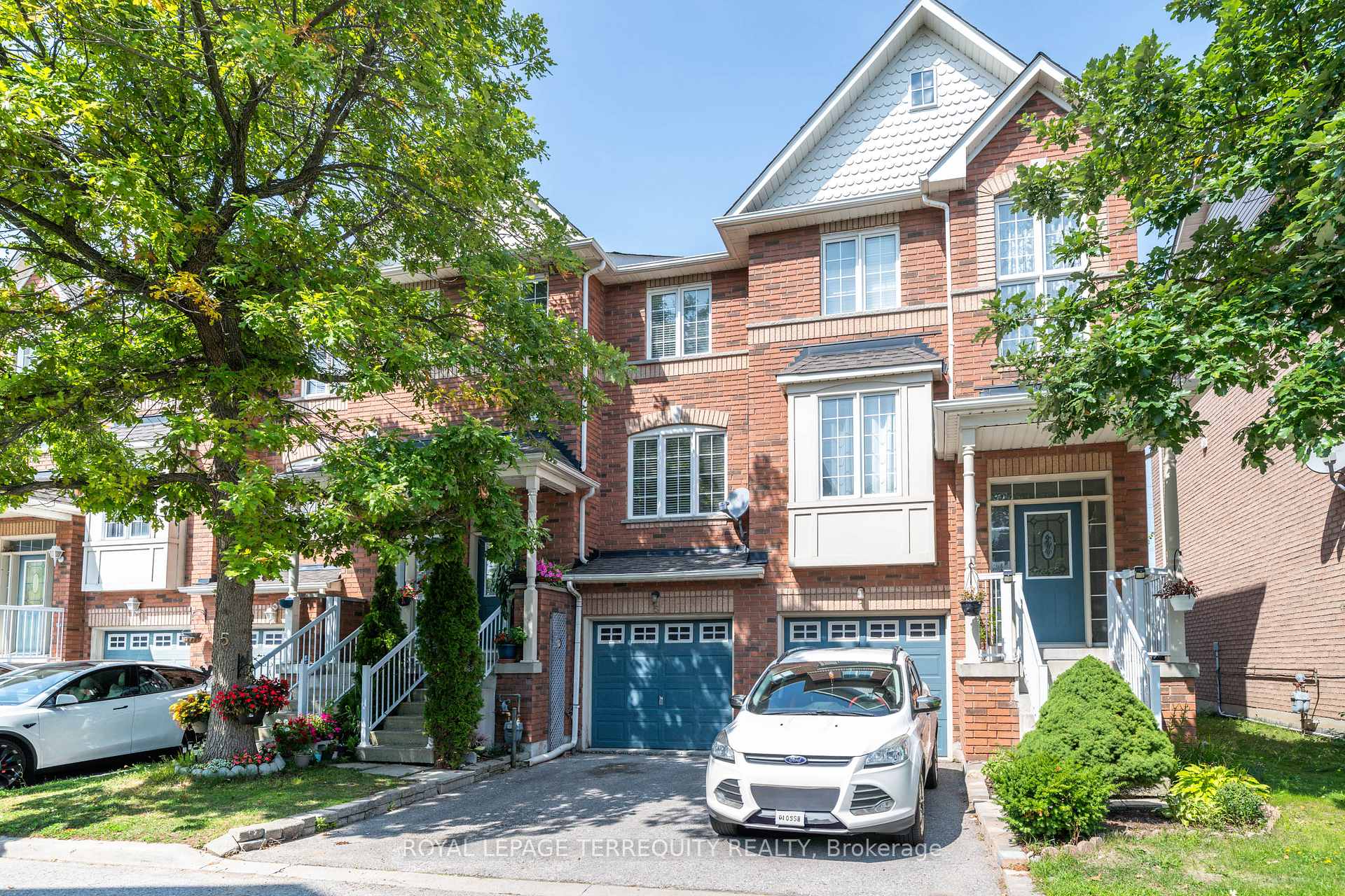 Photo 3 of 5 Collis Lane, Ajax, South East — HOMEH