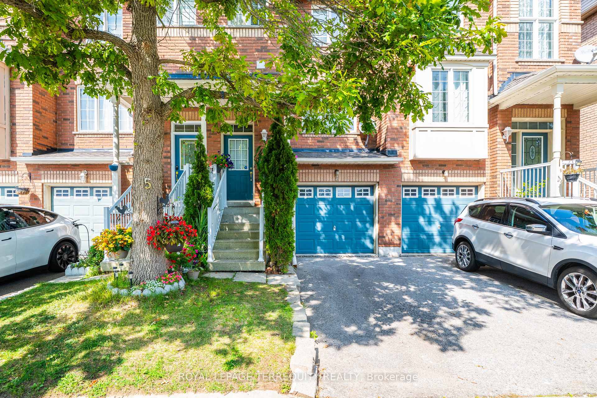 Photo 4 of 5 Collis Lane, Ajax, South East — HOMEH