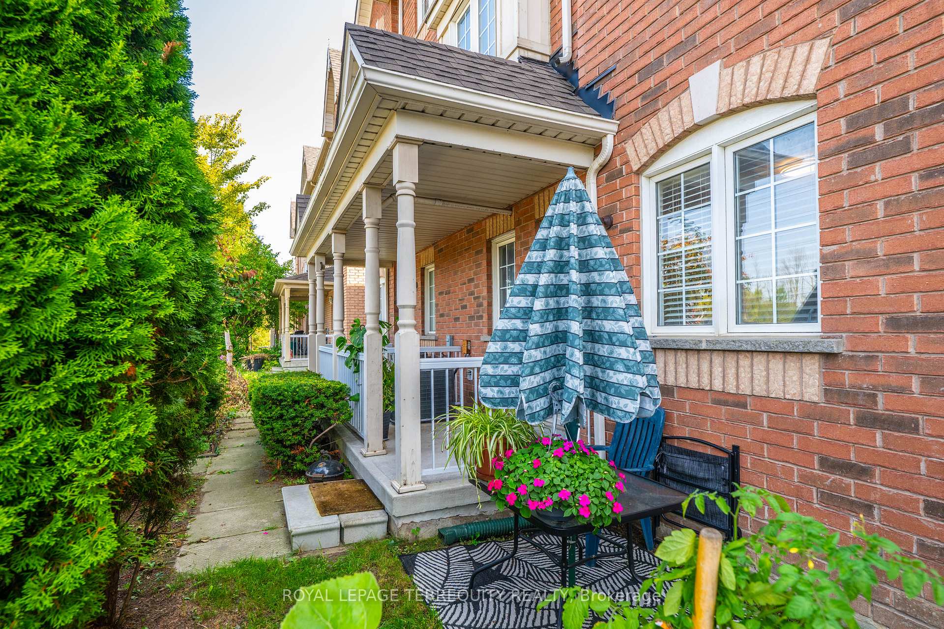 Photo 33 of 5 Collis Lane, Ajax, South East — HOMEH