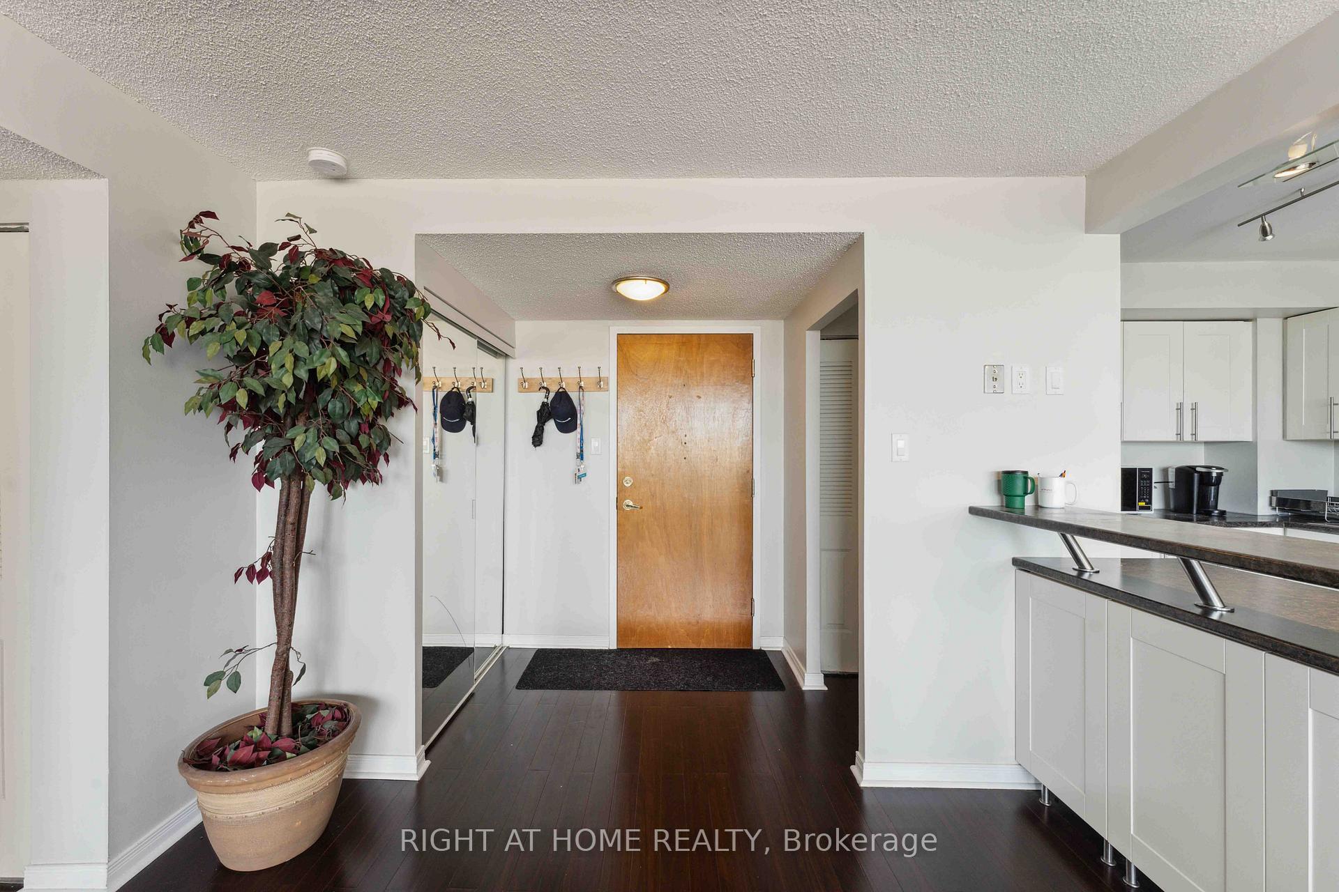 Photo 4 of Unit 502, 2760 Carousel Crescent, Ottawa, Emerald Woods/Sawmill Creek — HOMEH