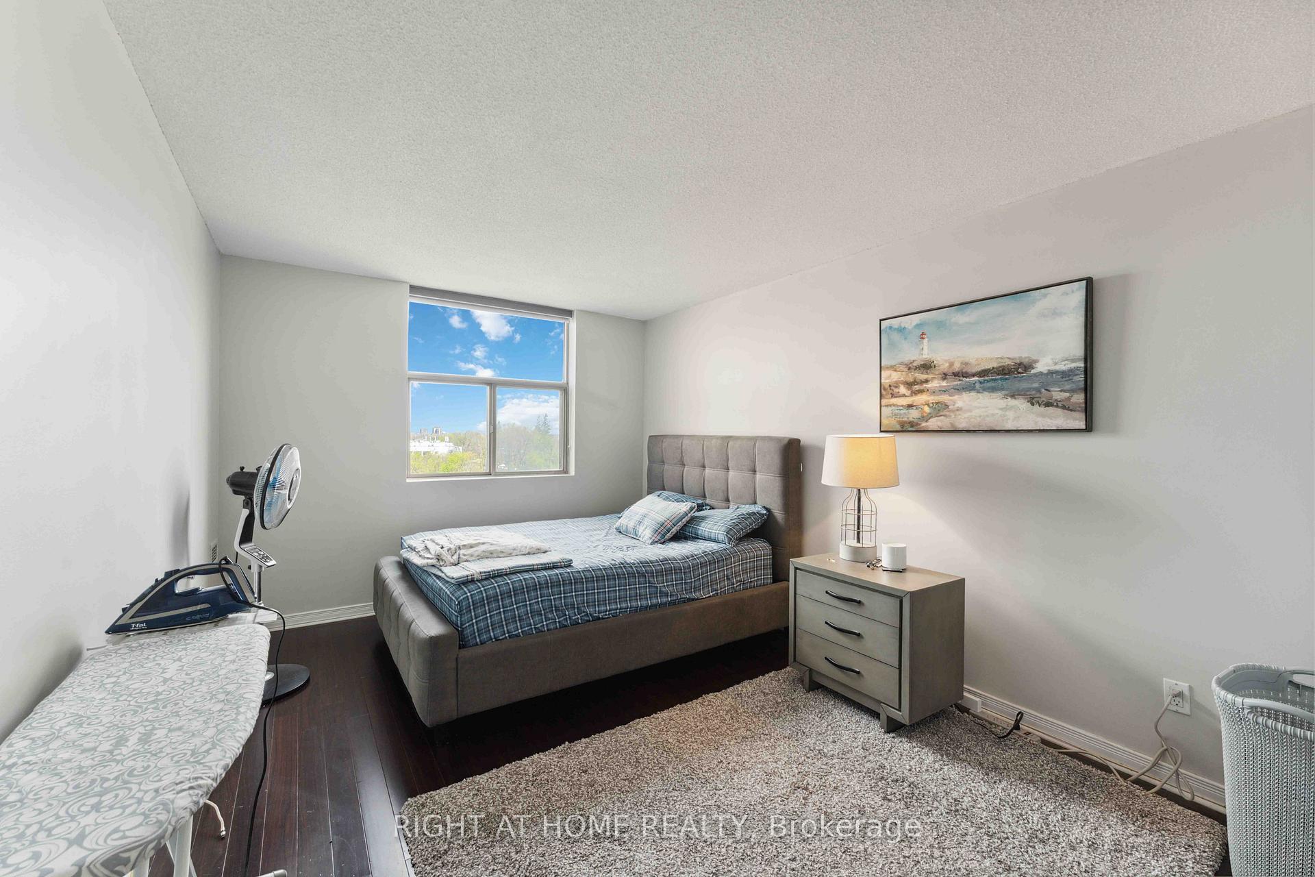 Photo 12 of Unit 502, 2760 Carousel Crescent, Ottawa, Emerald Woods/Sawmill Creek — HOMEH