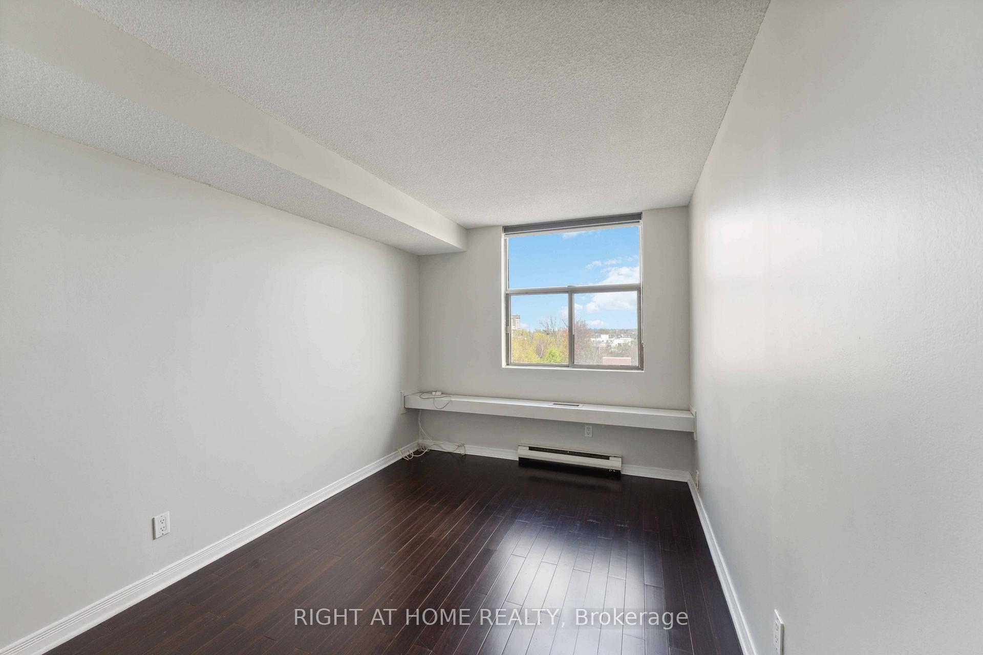 Photo 17 of Unit 502, 2760 Carousel Crescent, Ottawa, Emerald Woods/Sawmill Creek — HOMEH