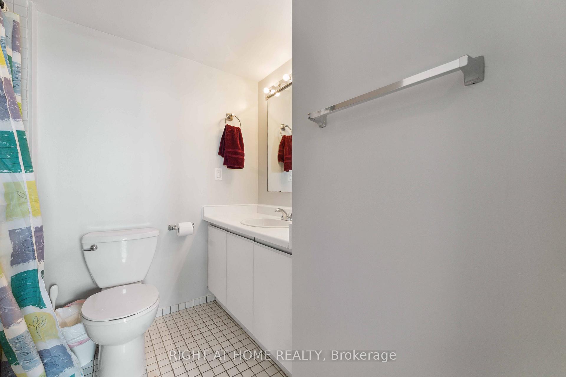 Photo 21 of Unit 502, 2760 Carousel Crescent, Ottawa, Emerald Woods/Sawmill Creek — HOMEH
