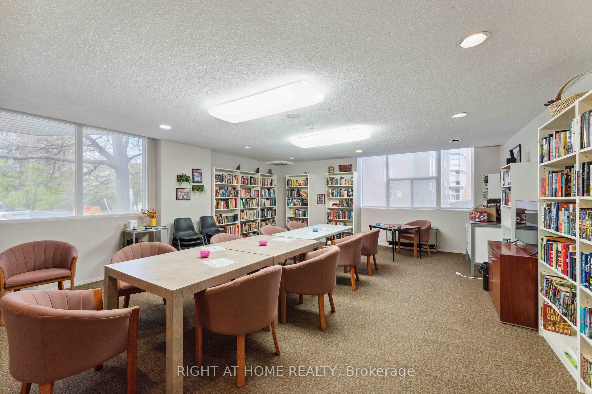 Photo 24 of Unit 502, 2760 Carousel Crescent, Ottawa, Emerald Woods/Sawmill Creek — HOMEH