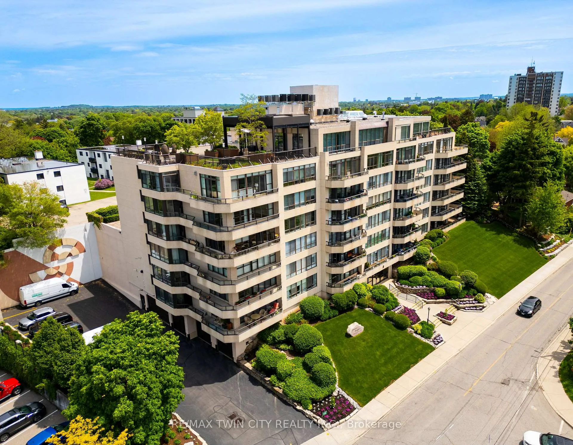 Photo 3 of Unit 504, 2 Lancaster Street E, Kitchener — HOMEH
