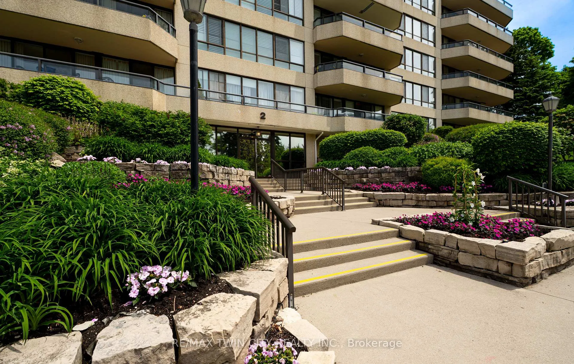 Photo 5 of Unit 504, 2 Lancaster Street E, Kitchener — HOMEH