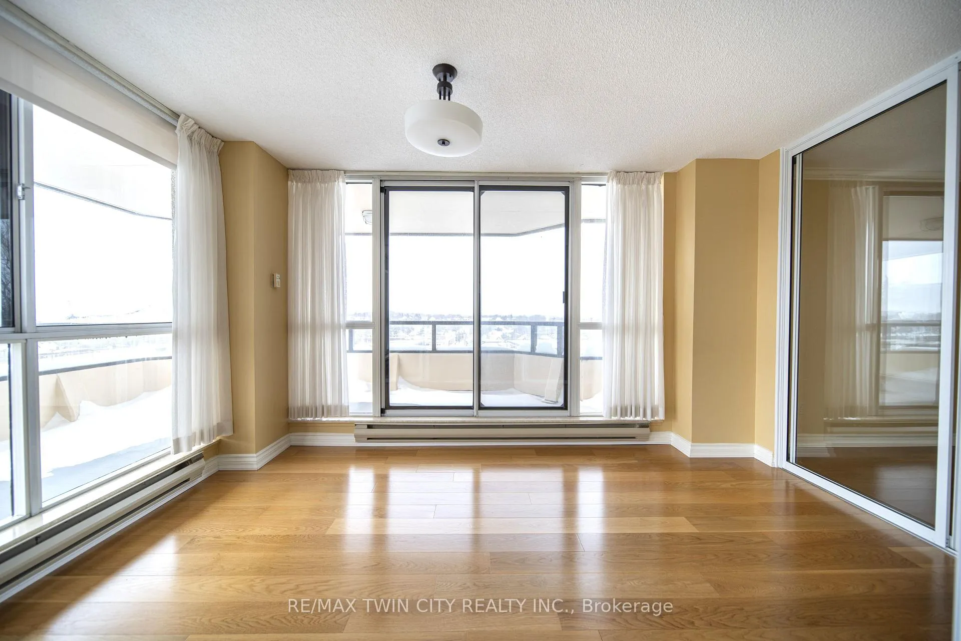 Photo 11 of Unit 504, 2 Lancaster Street E, Kitchener — HOMEH