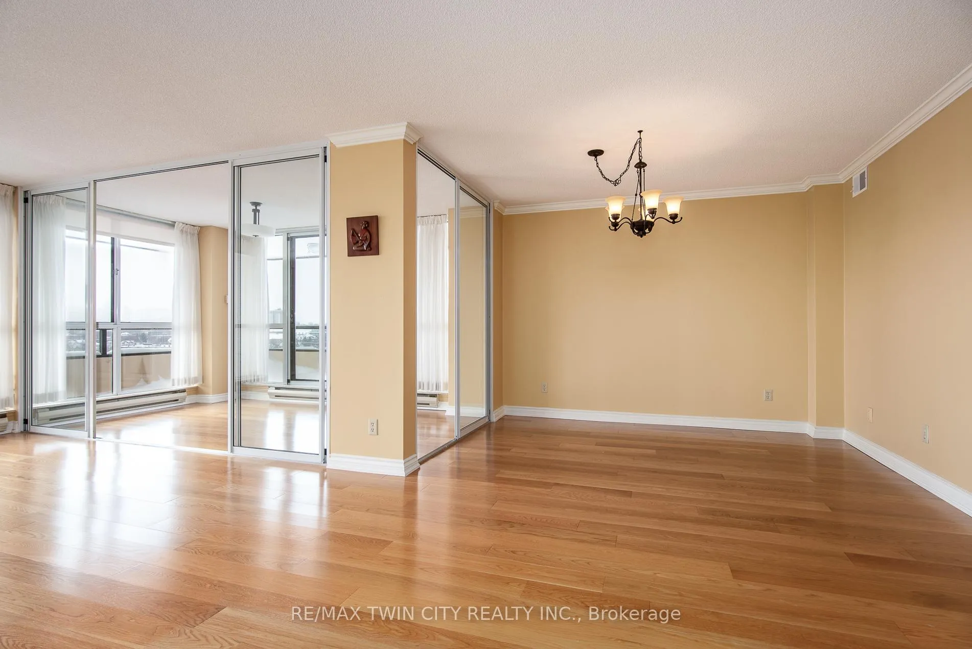 Photo 13 of Unit 504, 2 Lancaster Street E, Kitchener — HOMEH