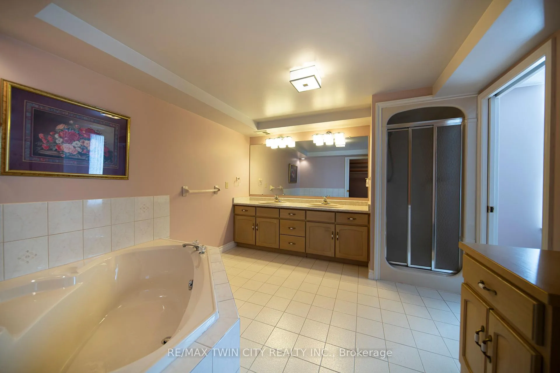 Photo 17 of Unit 504, 2 Lancaster Street E, Kitchener — HOMEH
