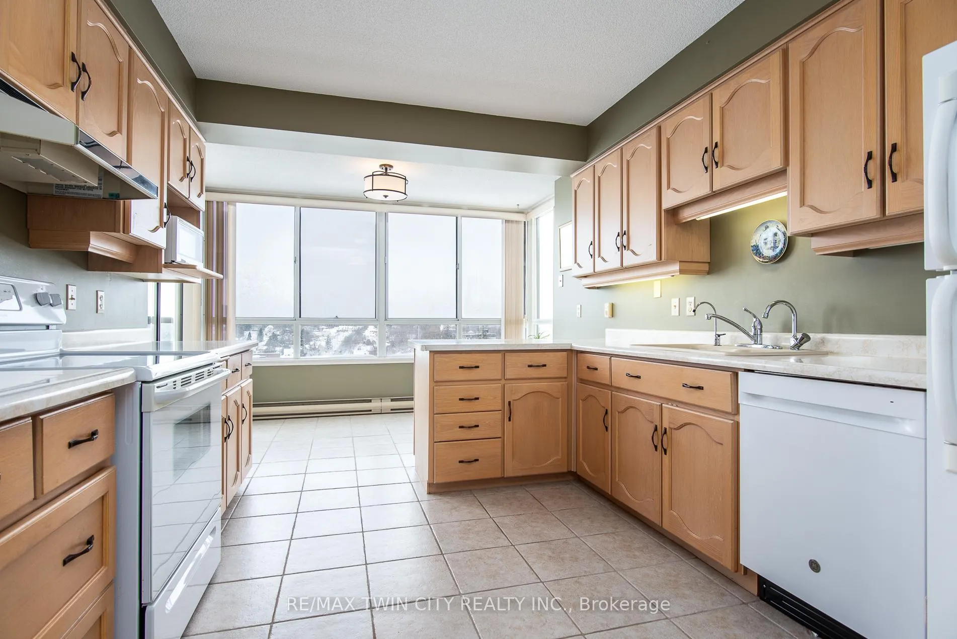 Photo 21 of Unit 504, 2 Lancaster Street E, Kitchener — HOMEH