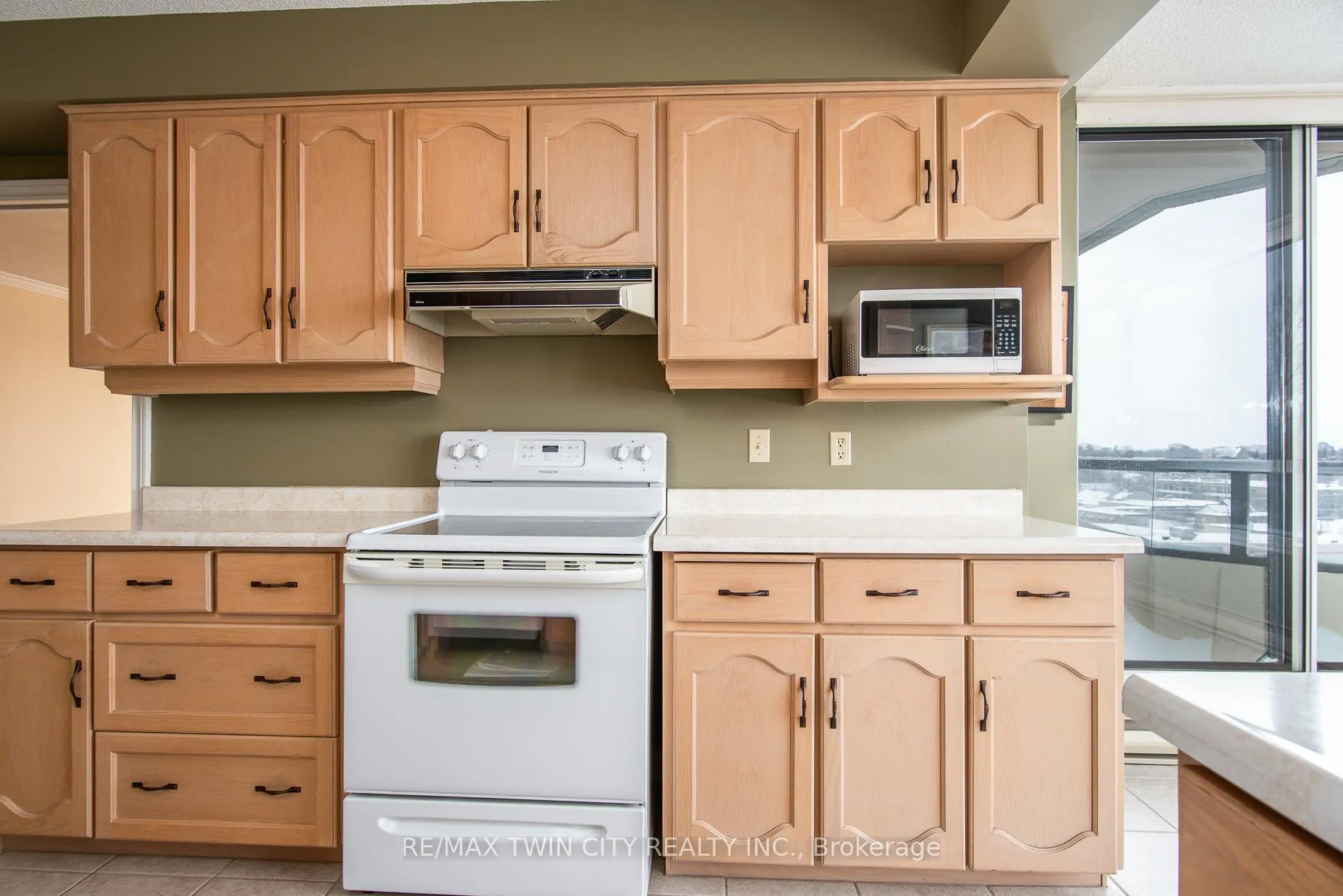 Photo 22 of Unit 504, 2 Lancaster Street E, Kitchener — HOMEH