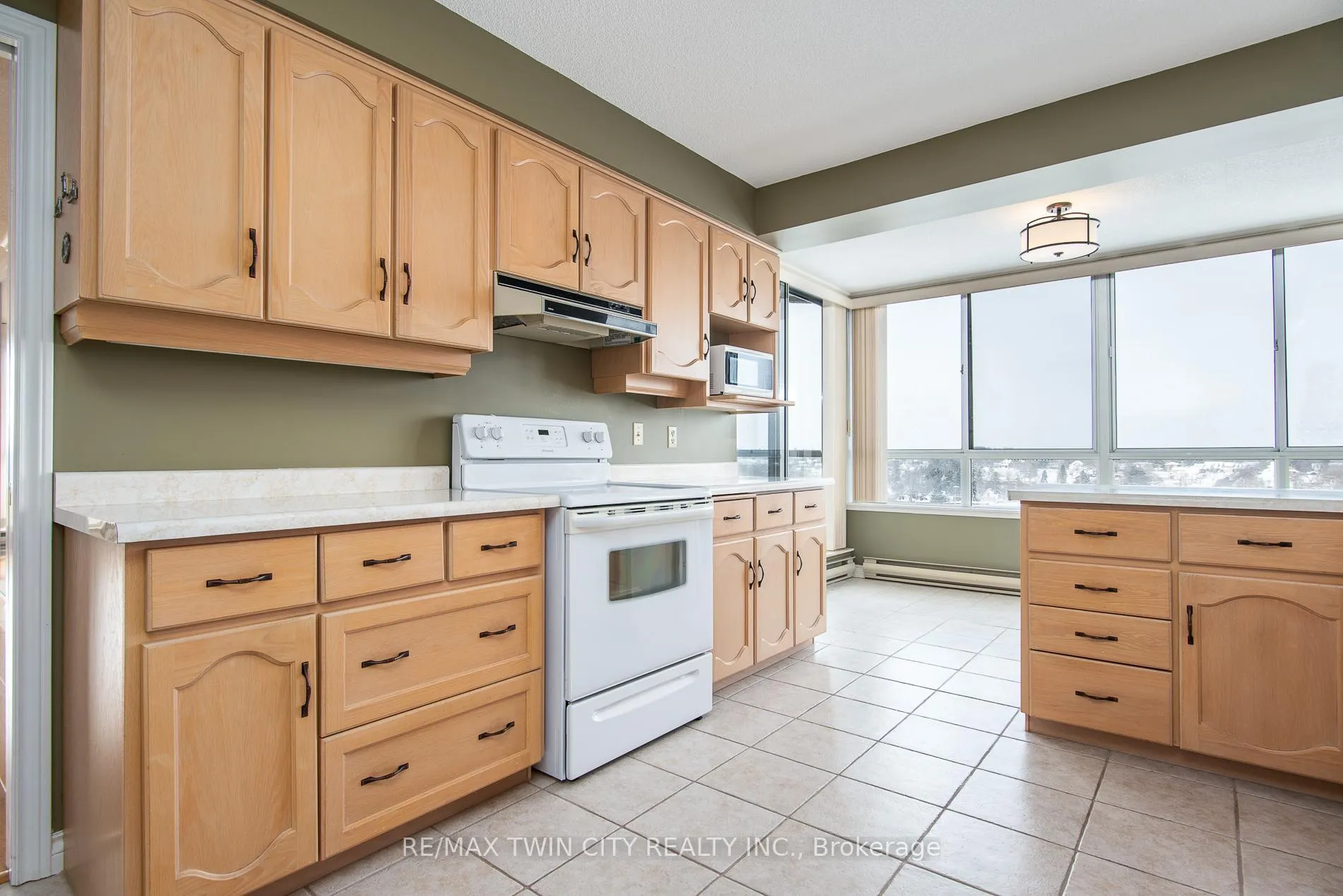 Photo 23 of Unit 504, 2 Lancaster Street E, Kitchener — HOMEH