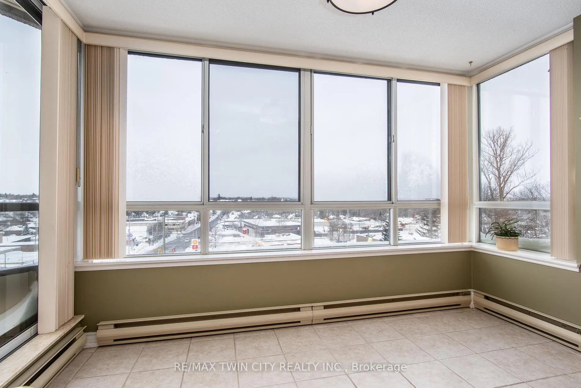 Photo 25 of Unit 504, 2 Lancaster Street E, Kitchener — HOMEH
