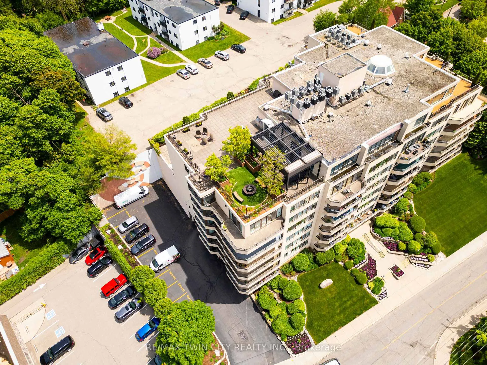 Photo 36 of Unit 504, 2 Lancaster Street E, Kitchener — HOMEH