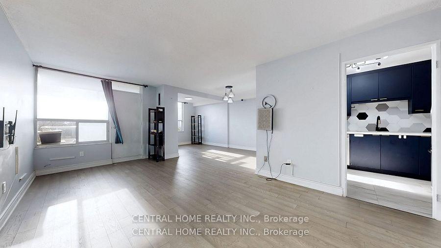 Front of Unit 715, 5 Shady Golfway