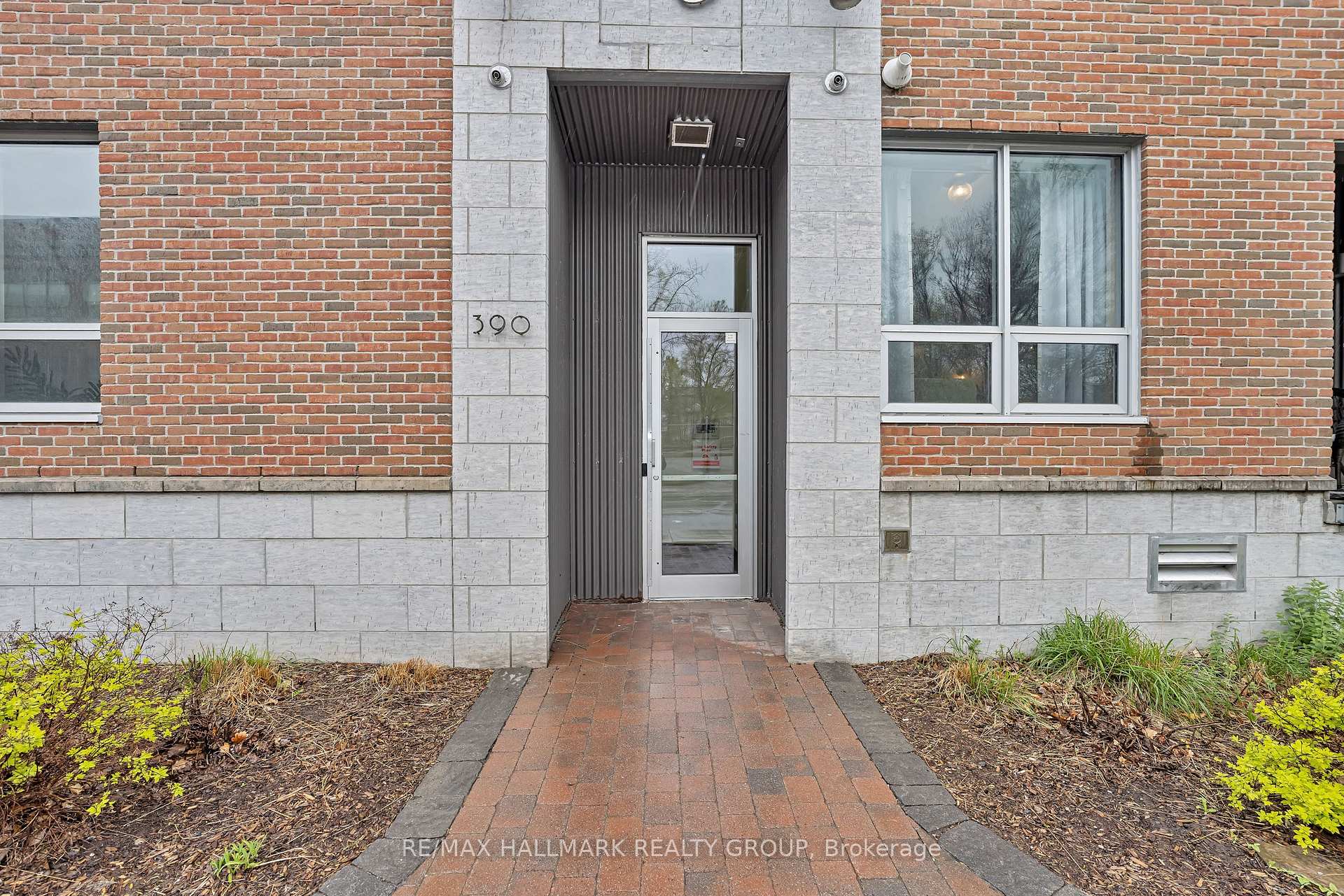 Photo 2 of Unit 201, 390 Booth Street, Ottawa, West Centre Town — HOMEH