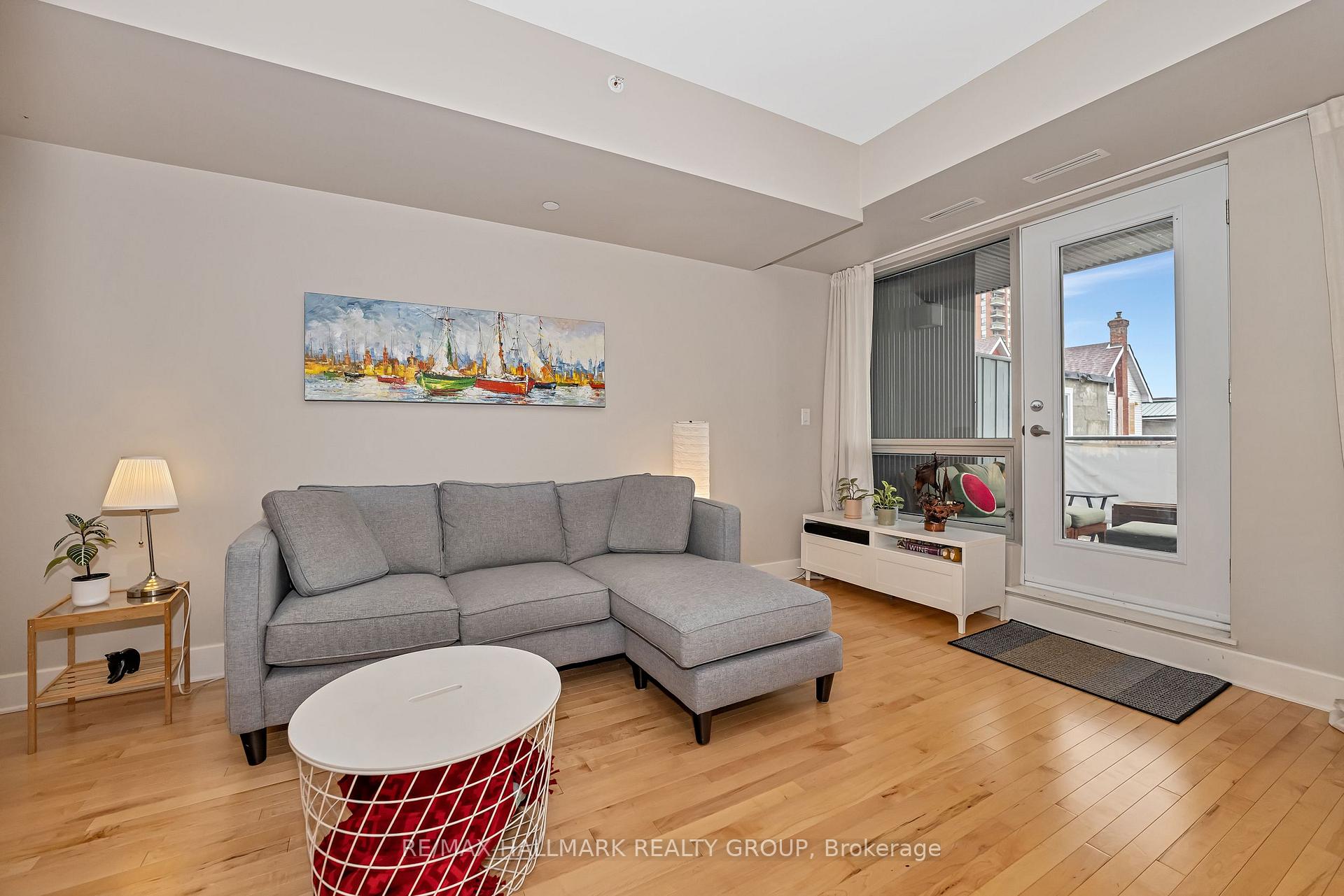Photo 7 of Unit 201, 390 Booth Street, Ottawa, West Centre Town — HOMEH