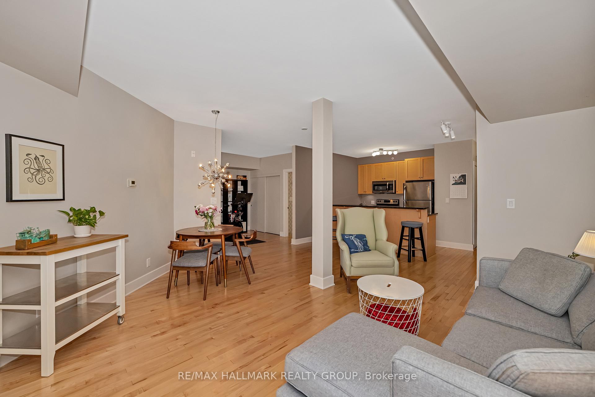 Photo 11 of Unit 201, 390 Booth Street, Ottawa, West Centre Town — HOMEH