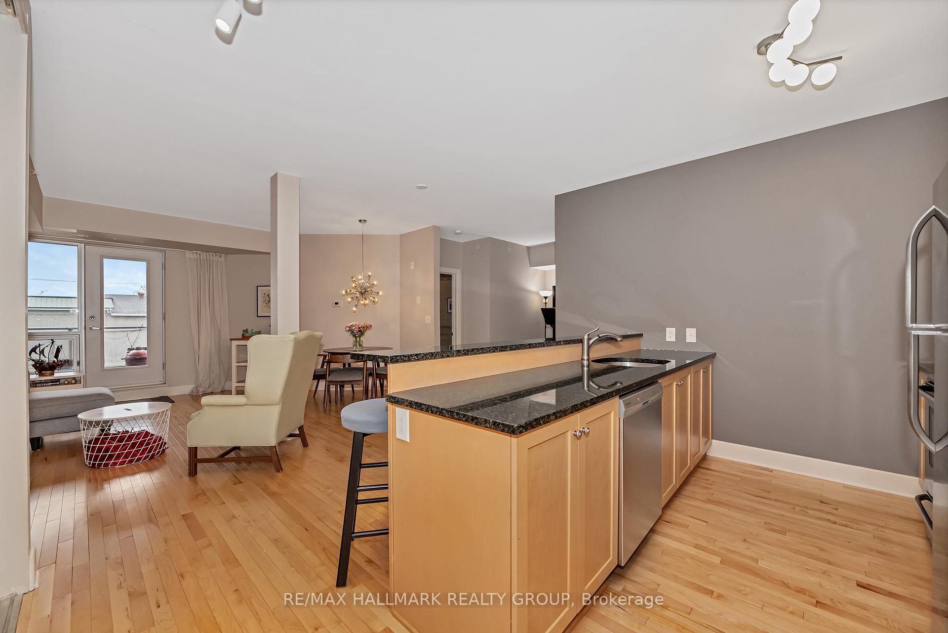 Photo 12 of Unit 201, 390 Booth Street, Ottawa, West Centre Town — HOMEH