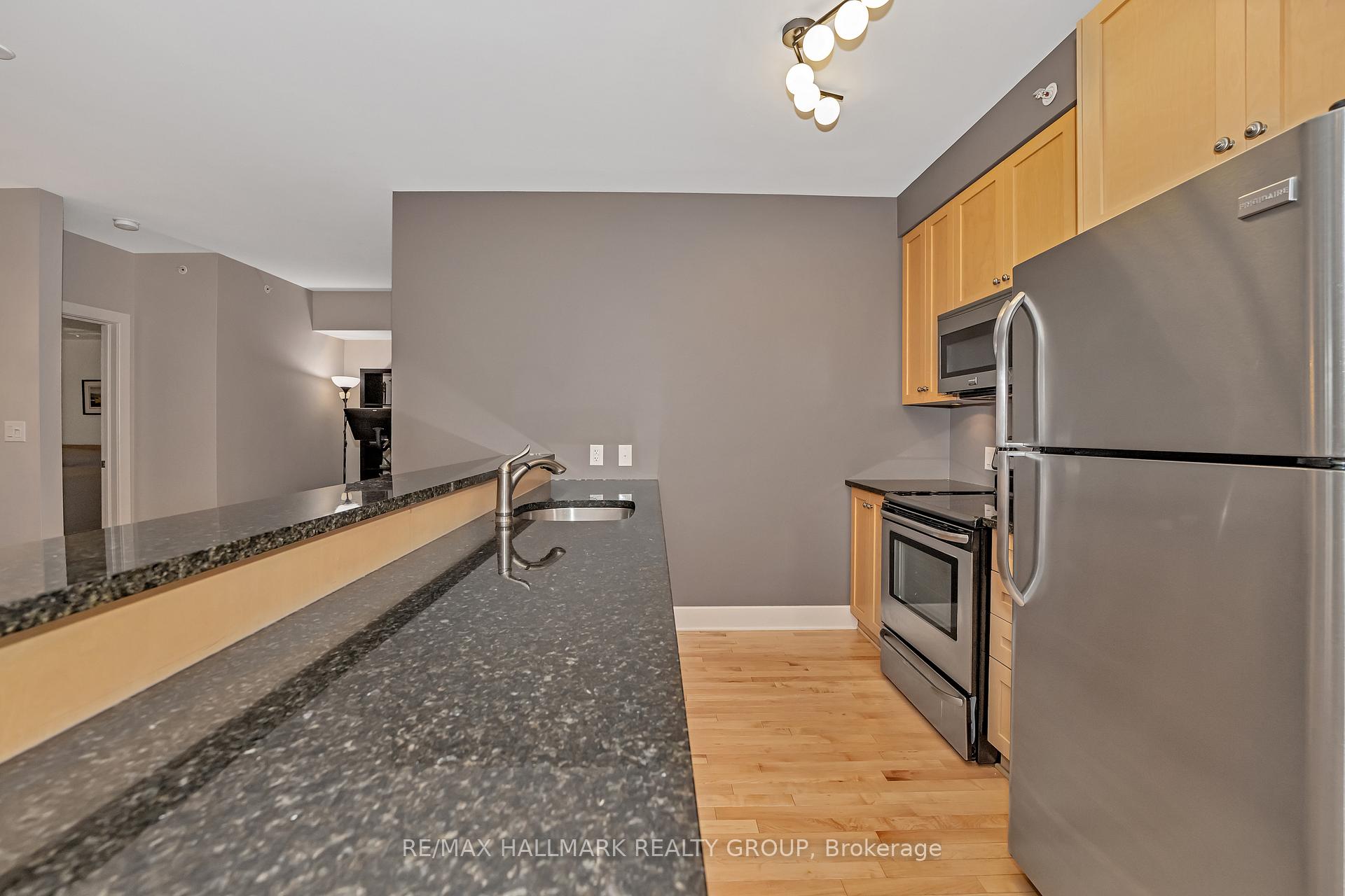 Photo 13 of Unit 201, 390 Booth Street, Ottawa, West Centre Town — HOMEH