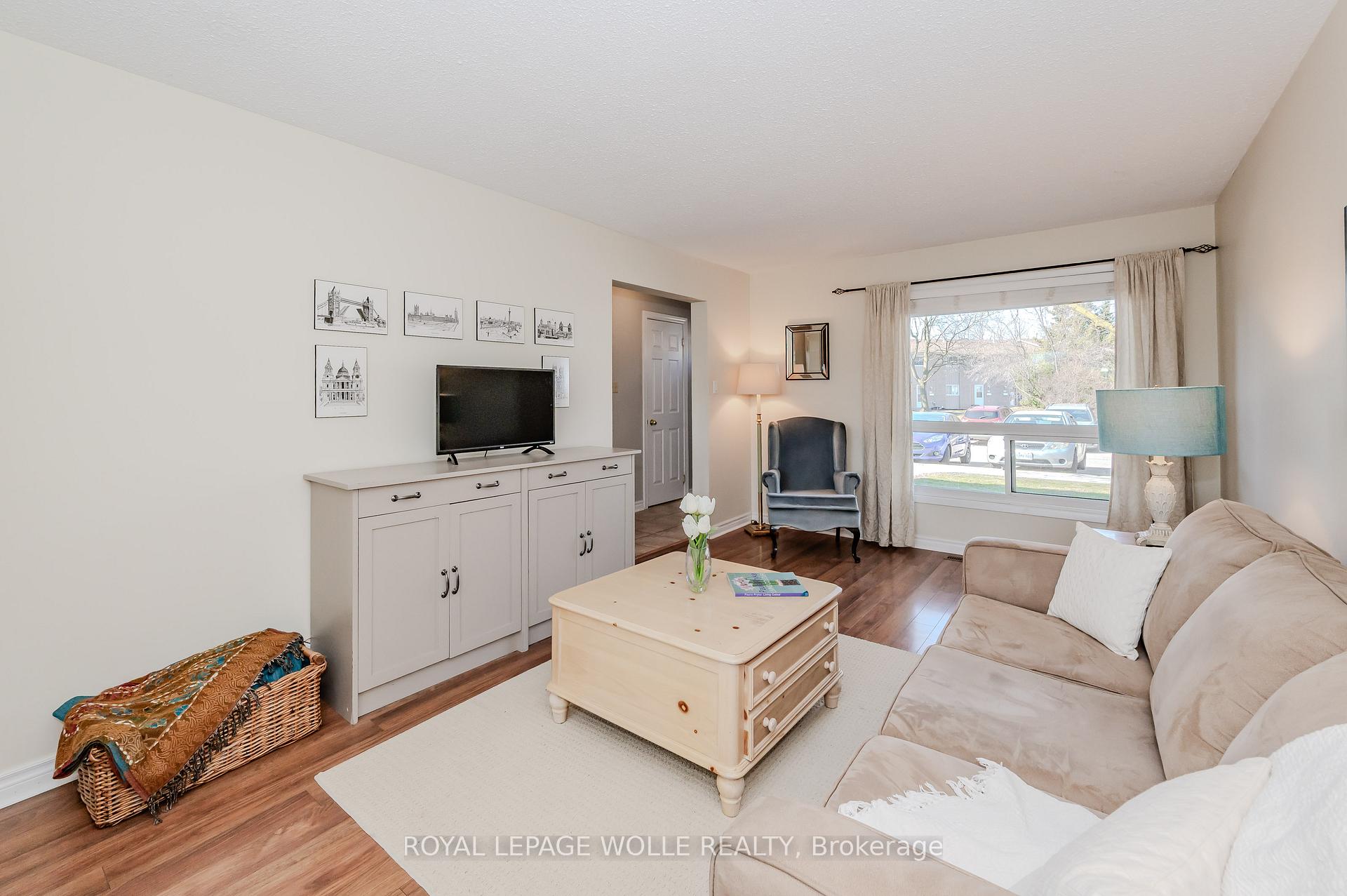 Photo 5 of Unit 33, 25 Upper Canada Drive, Kitchener — HOMEH