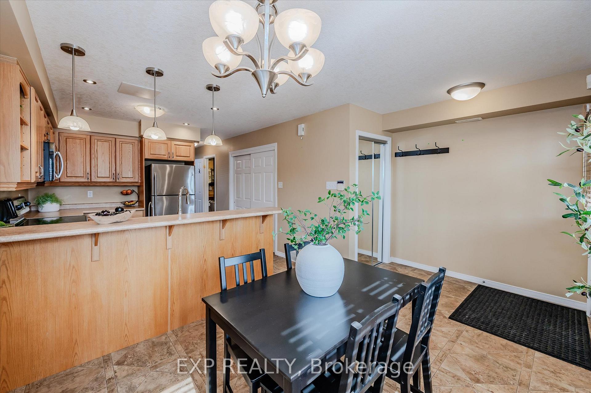Photo 2 of Unit 21A, 50 Howe Drive, Kitchener, Laurentian Hills — HOMEH