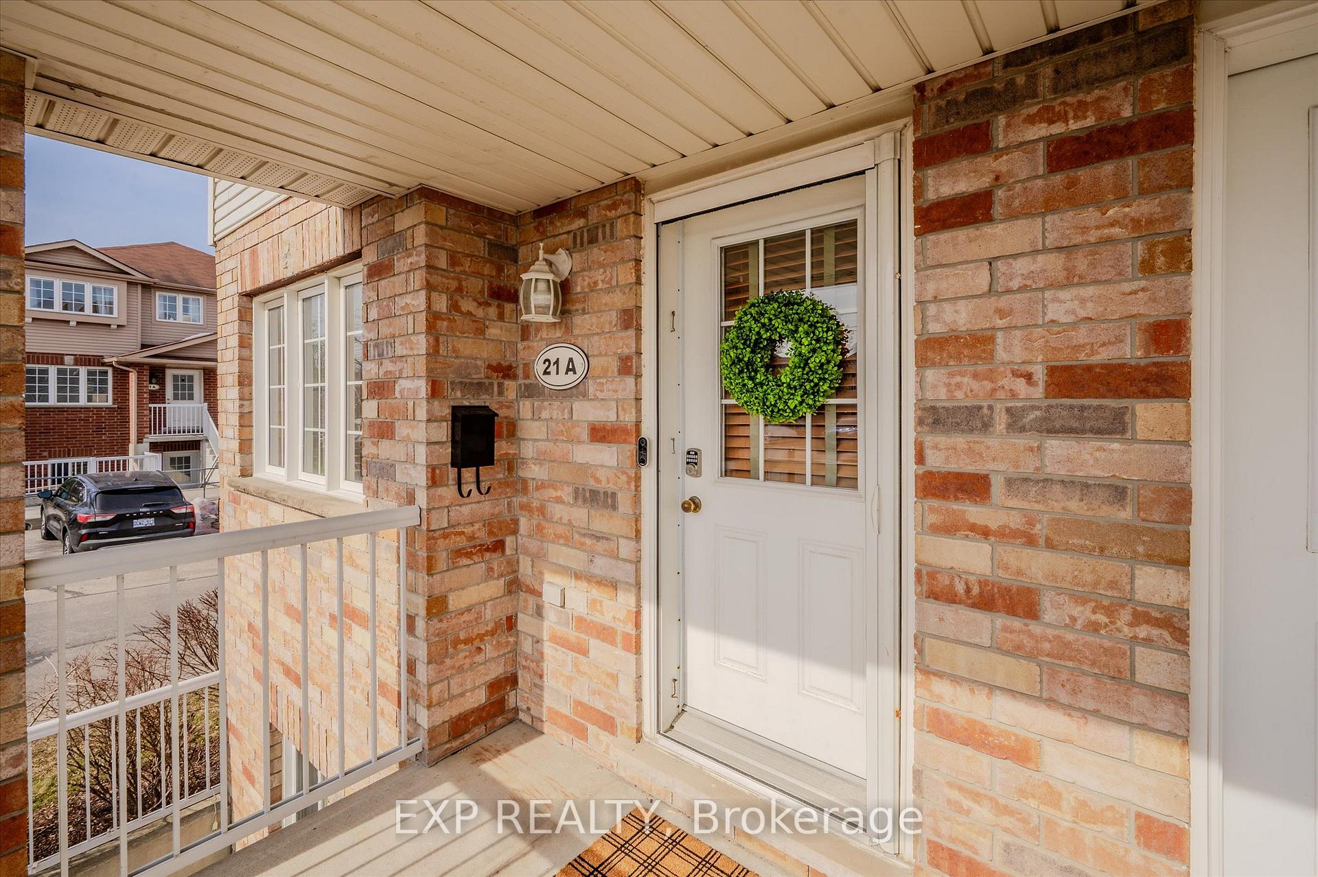 Photo 3 of Unit 21A, 50 Howe Drive, Kitchener, Laurentian Hills — HOMEH