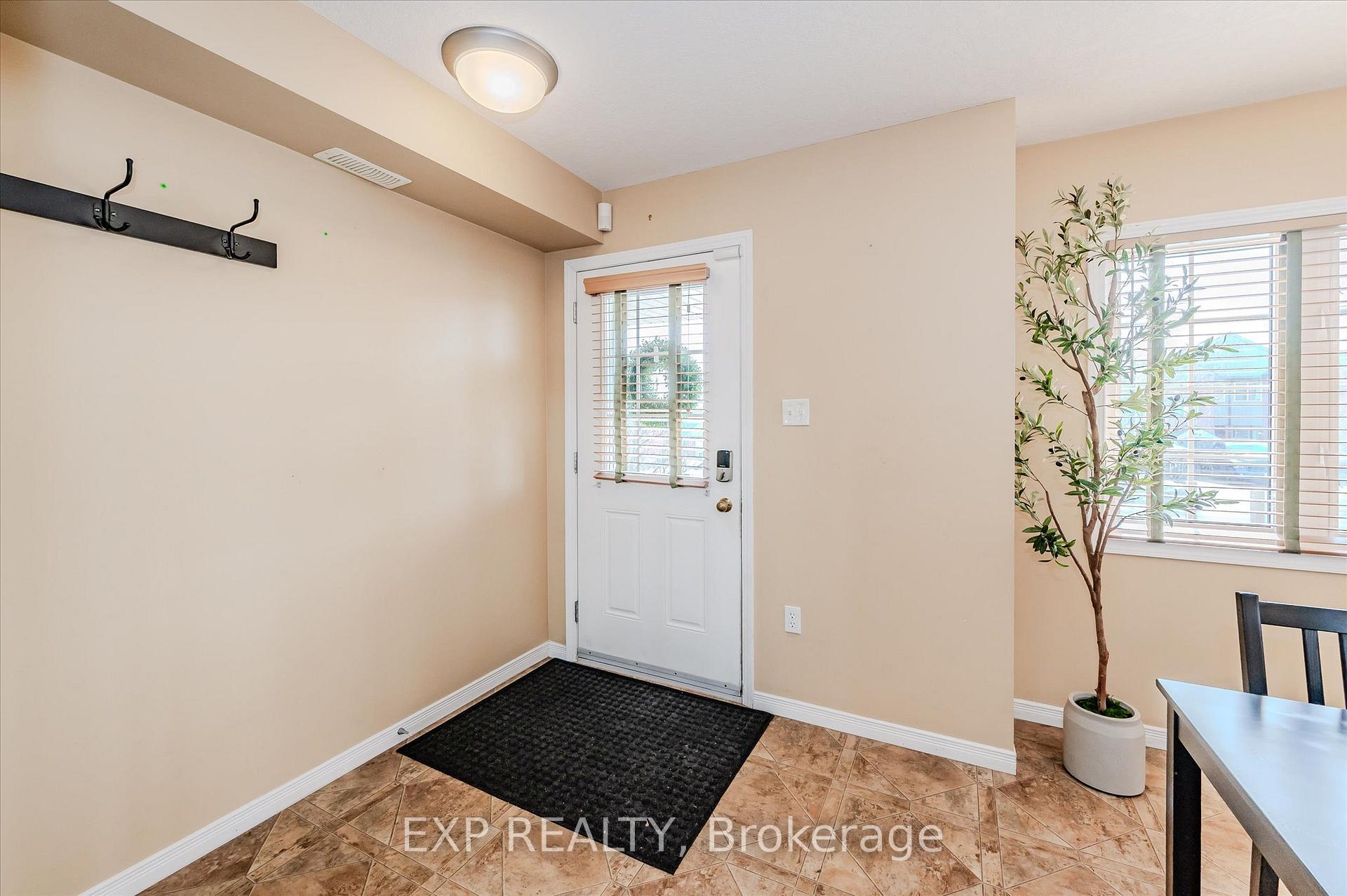 Photo 4 of Unit 21A, 50 Howe Drive, Kitchener, Laurentian Hills — HOMEH