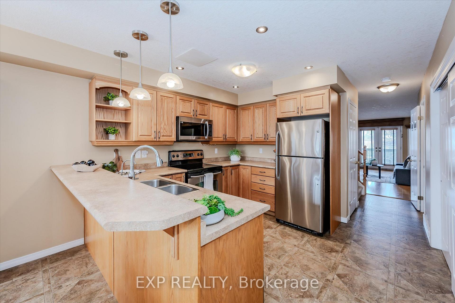 Photo 6 of Unit 21A, 50 Howe Drive, Kitchener, Laurentian Hills — HOMEH