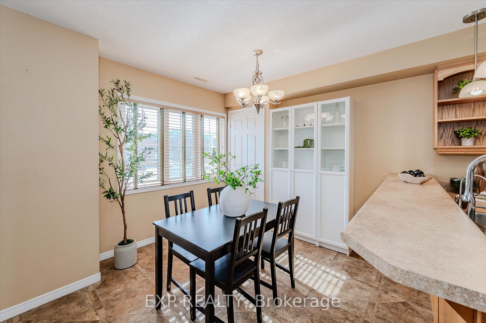 Photo 7 of Unit 21A, 50 Howe Drive, Kitchener, Laurentian Hills — HOMEH