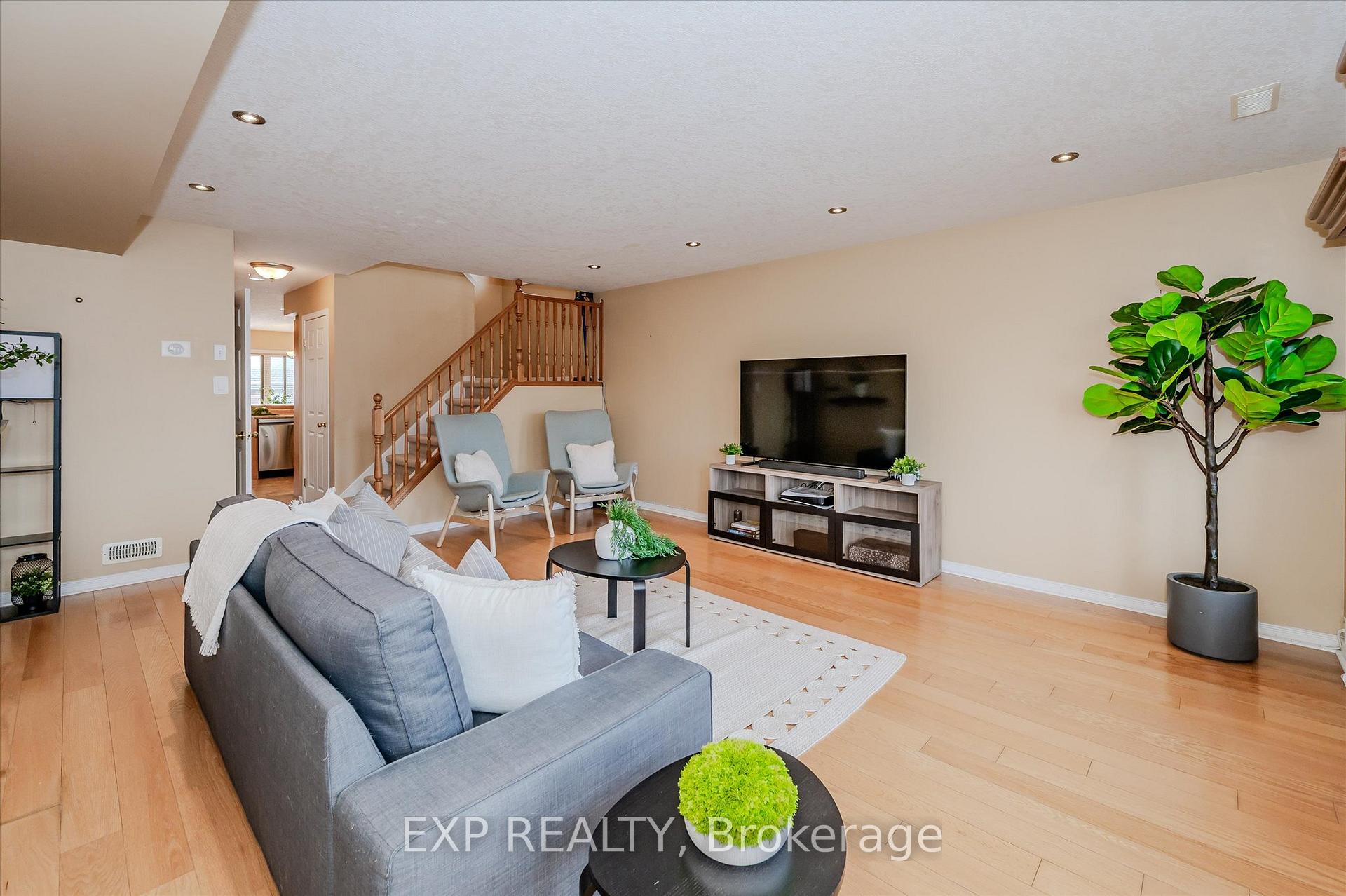 Photo 13 of Unit 21A, 50 Howe Drive, Kitchener, Laurentian Hills — HOMEH