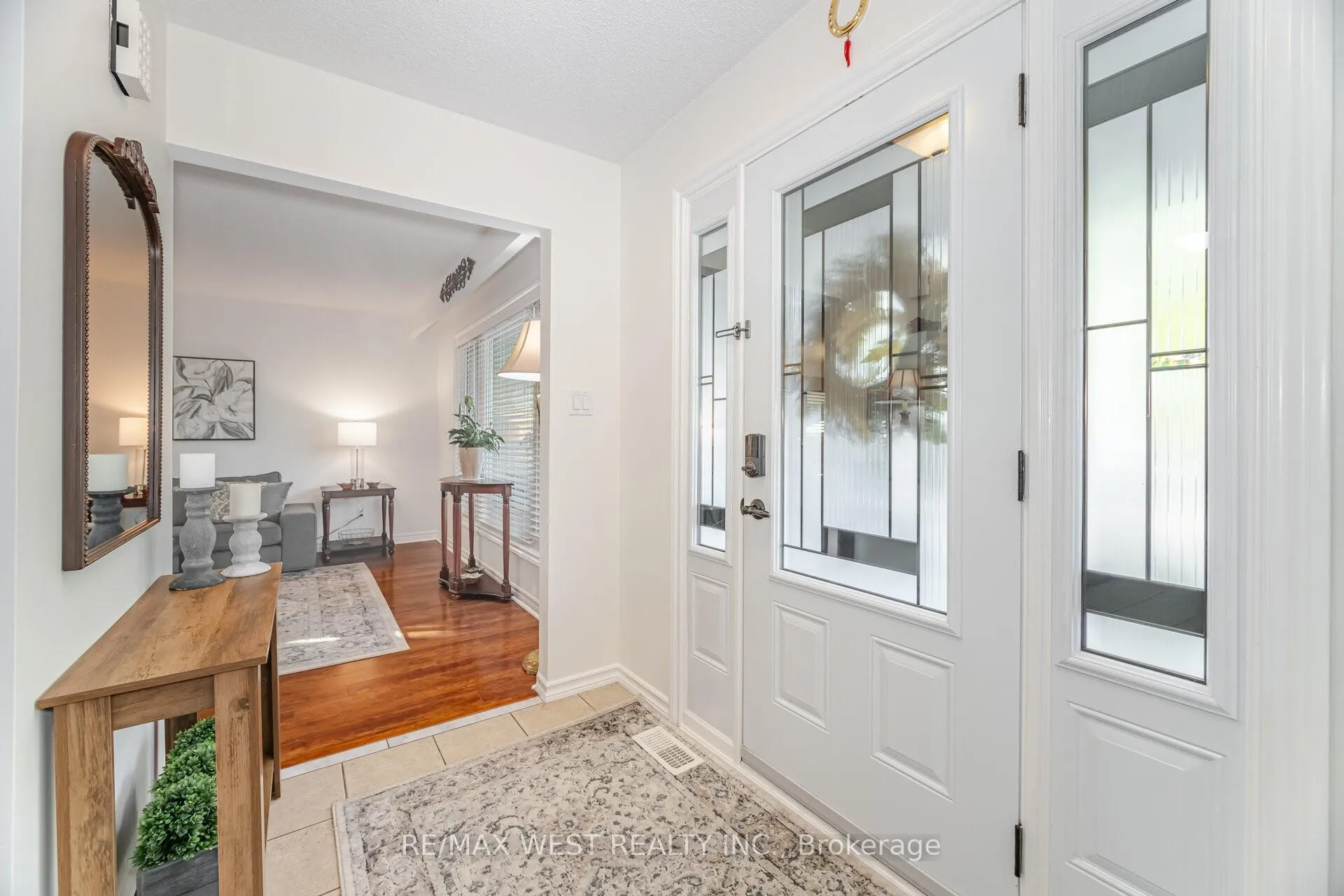 Photo 4 of 17 Malcolm Crescent, Brampton, Central Park — HOMEH