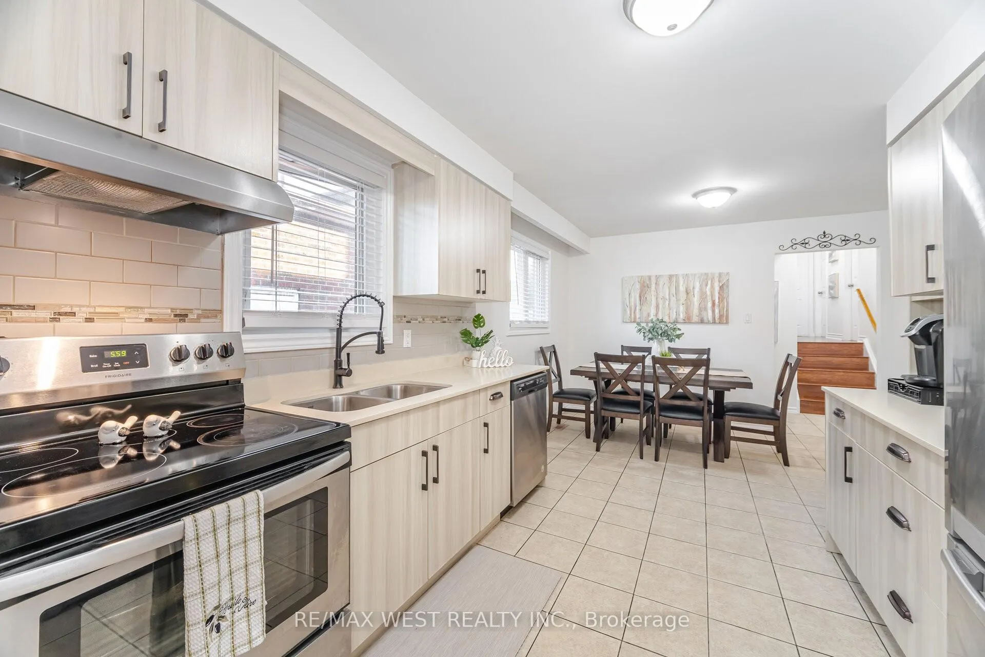 Photo 13 of 17 Malcolm Crescent, Brampton, Central Park — HOMEH