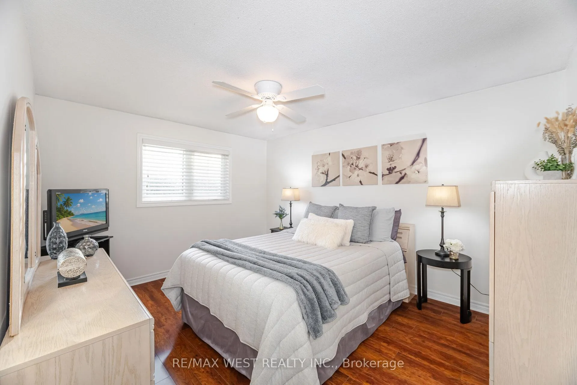 Photo 15 of 17 Malcolm Crescent, Brampton, Central Park — HOMEH