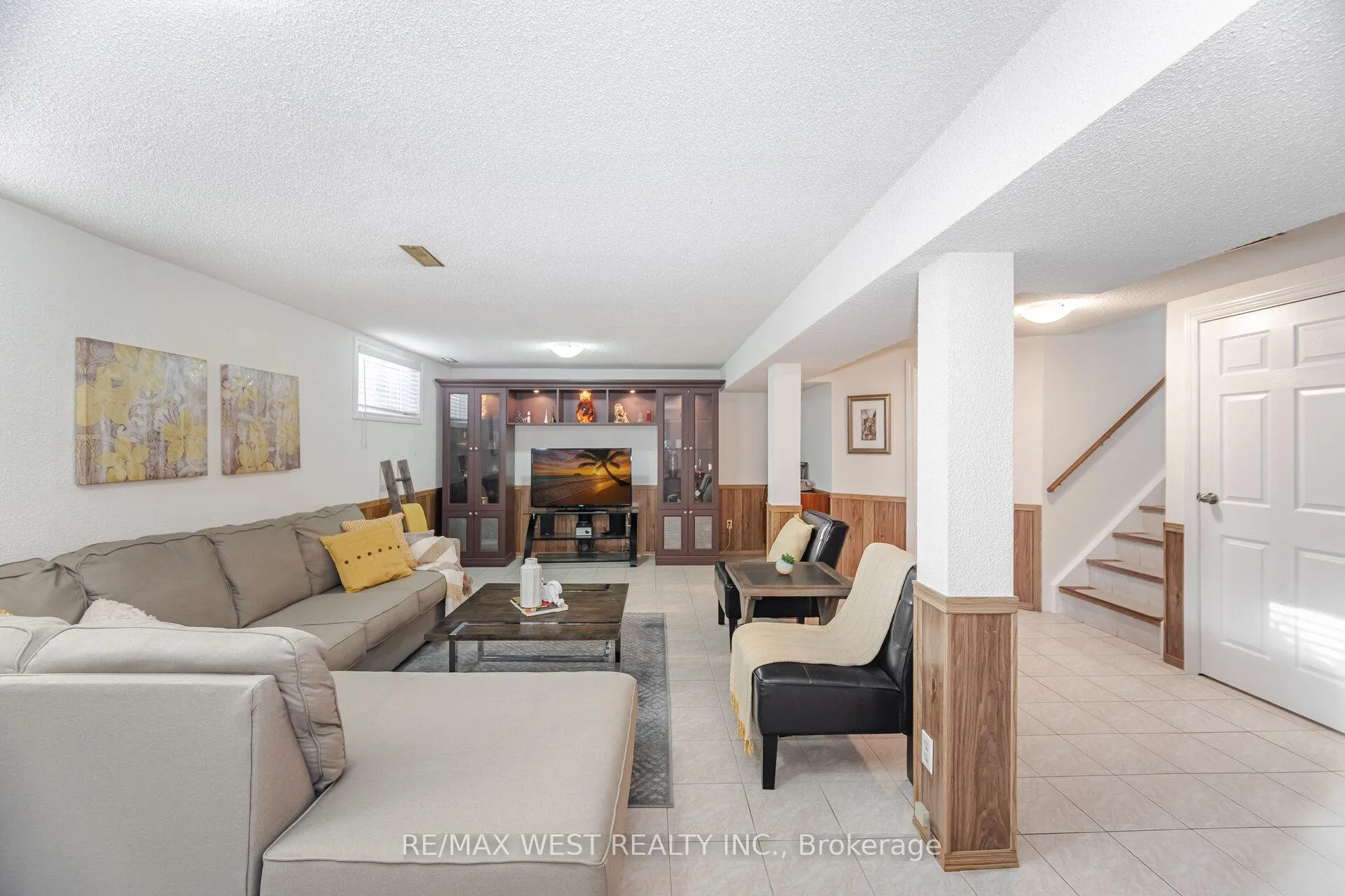 Photo 24 of 17 Malcolm Crescent, Brampton, Central Park — HOMEH